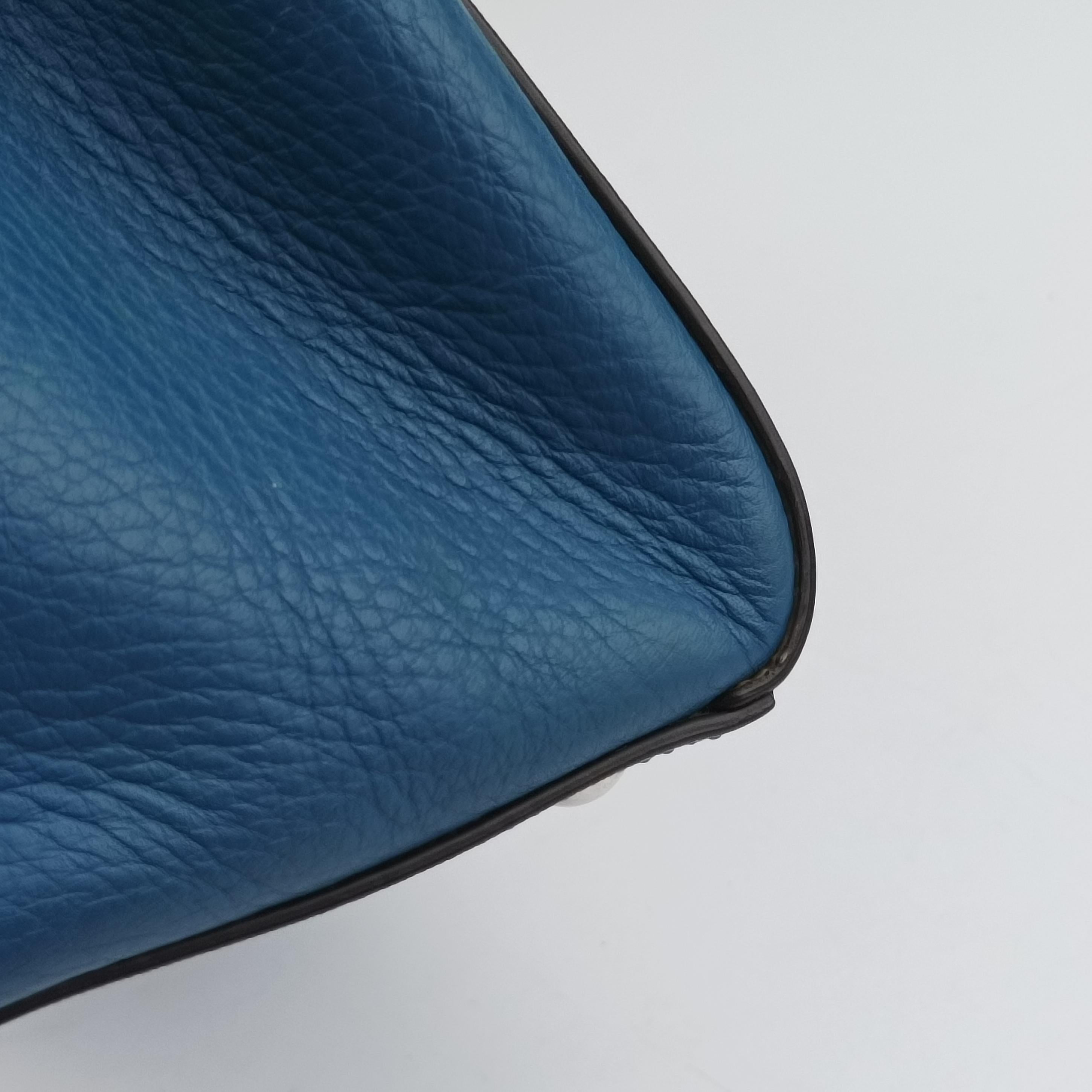 Secondhand Fendi Petite 2 JOURS Blue Leather 8BH253 shoulderbag | stylenewstar