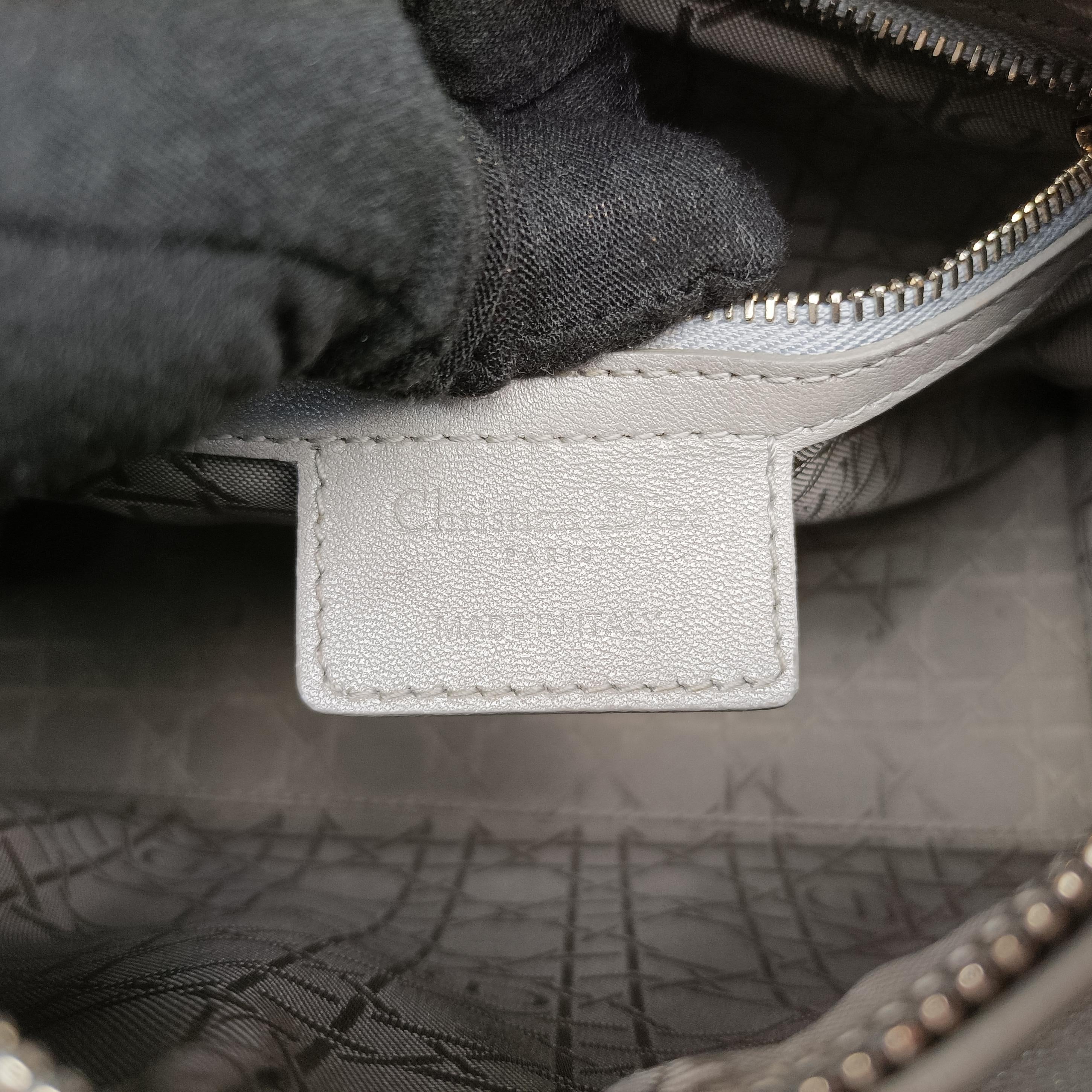 Pre-owned Christian Dior Lady Dior Silver lambskin  shoulderbag | stylenewstar