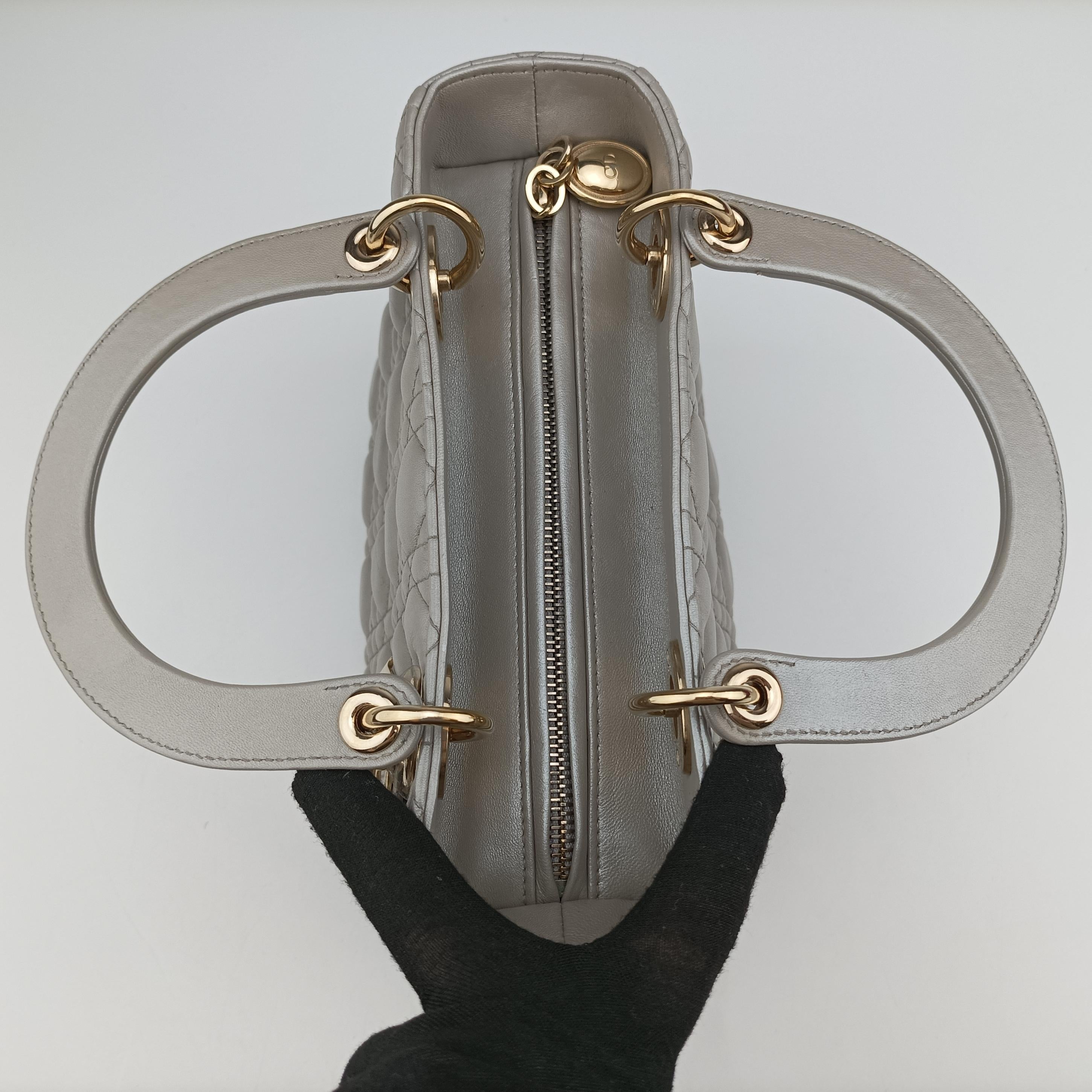 Pre-owned Christian Dior Lady Dior Silver lambskin  shoulderbag | stylenewstar