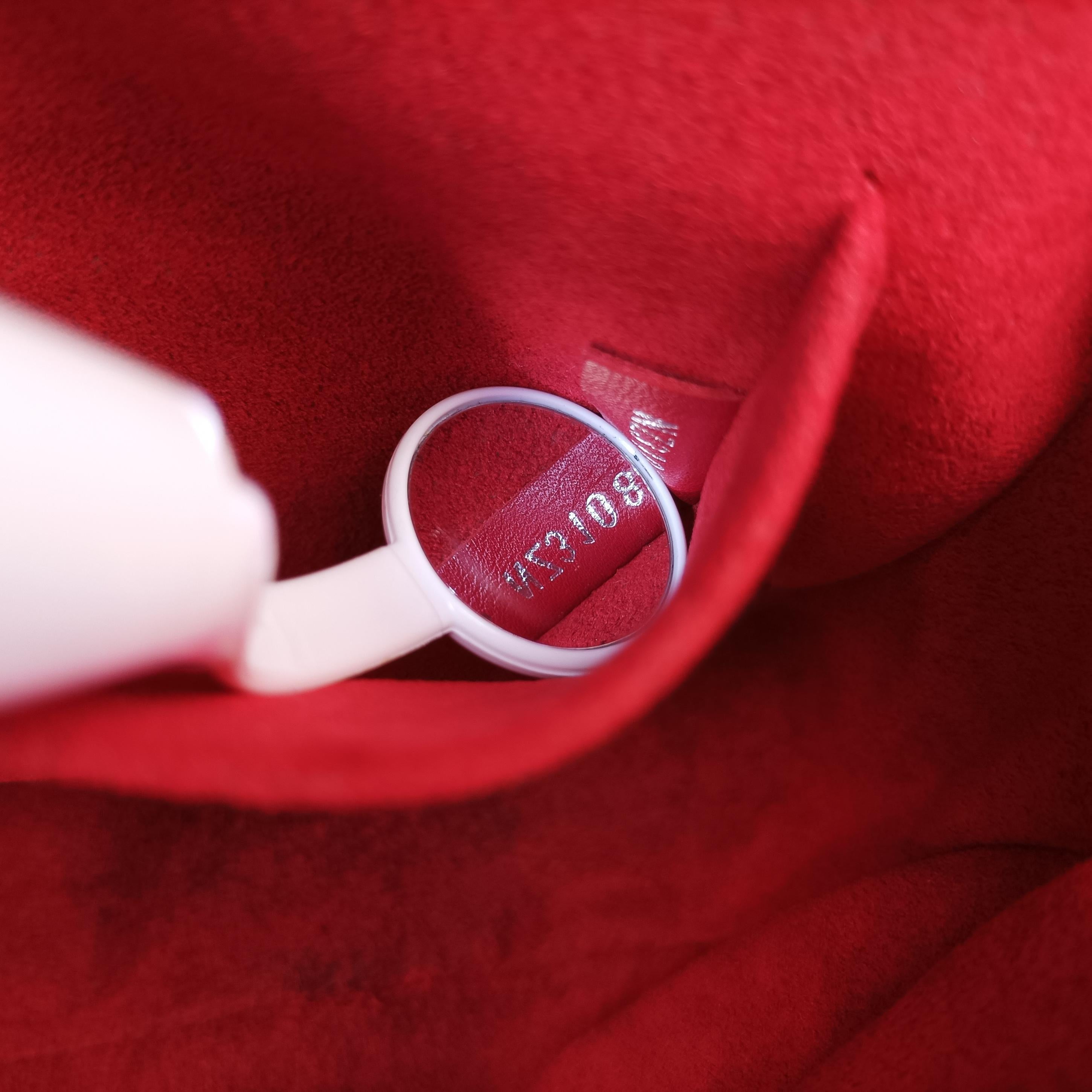 Pre-owned Louis Vuitton NEW WAVE Chain MM Ecarlate Leather M51943 shoulderbag | stylenewstar