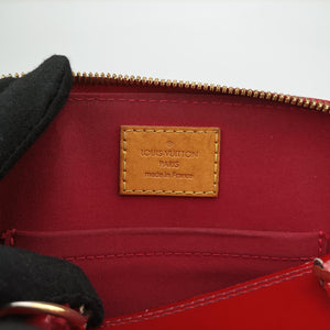 Vintage Louis Vuitton Alma BB pomme d'amour Vernis M91606 shoulderbag | stylenewstar