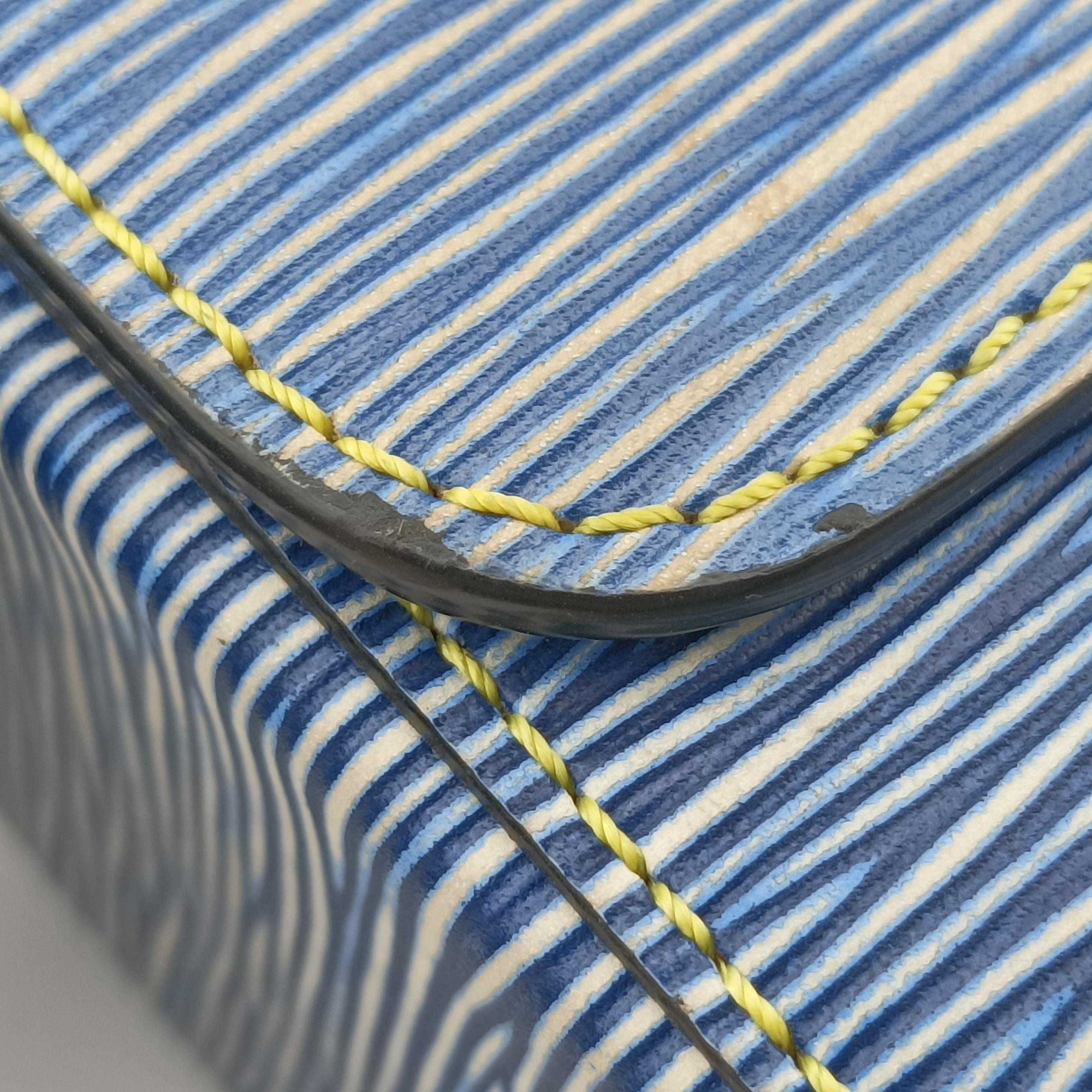 Pre-owned Louis Vuitton Portefeuille Twist Denim blue Epi M61036 shoulderbag | stylenewstar