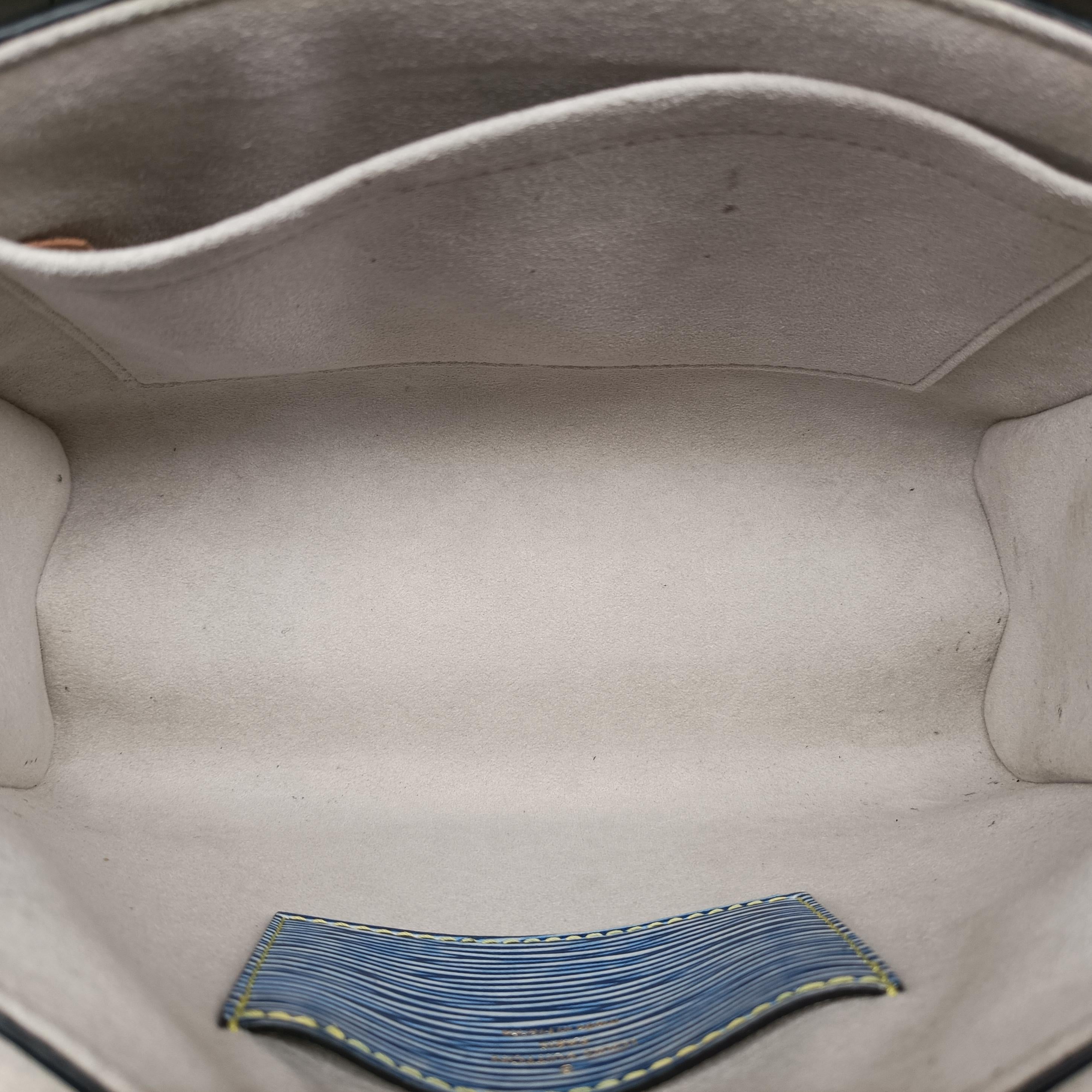 Pre-owned Louis Vuitton Portefeuille Twist Denim blue Epi M61036 shoulderbag | stylenewstar