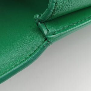 Secondhand Bottega Veneta The Clip Green Leather  shoulderbag | stylenewstar