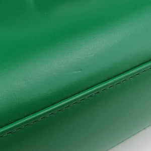 Secondhand Bottega Veneta The Clip Green Leather  shoulderbag | stylenewstar