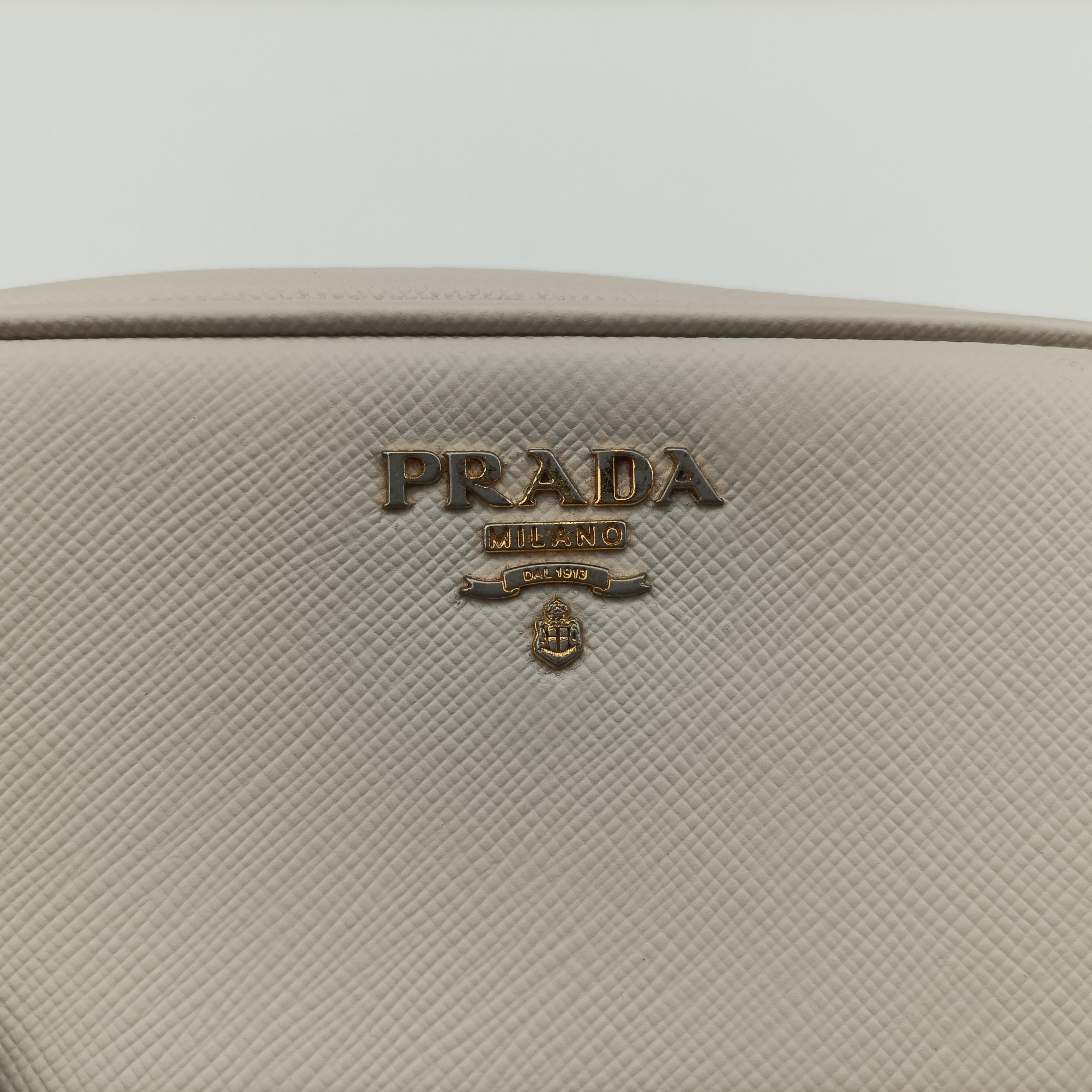 Pre-owned Prada VITELLO PHENIX camera bag White SAFFIANO Leather 1N1674 shoulderbag | stylenewstar