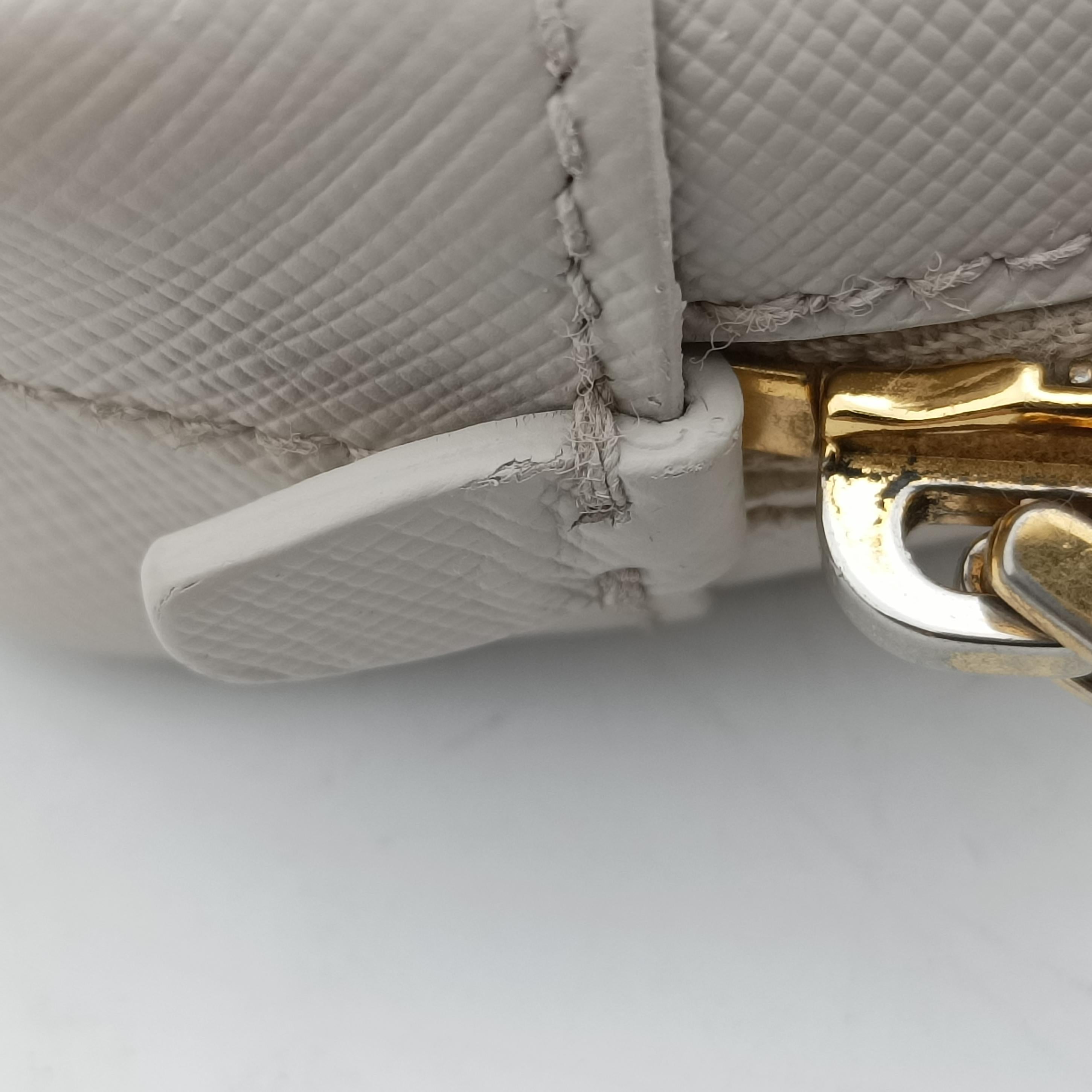 Pre-owned Prada VITELLO PHENIX camera bag White SAFFIANO Leather 1N1674 shoulderbag | stylenewstar