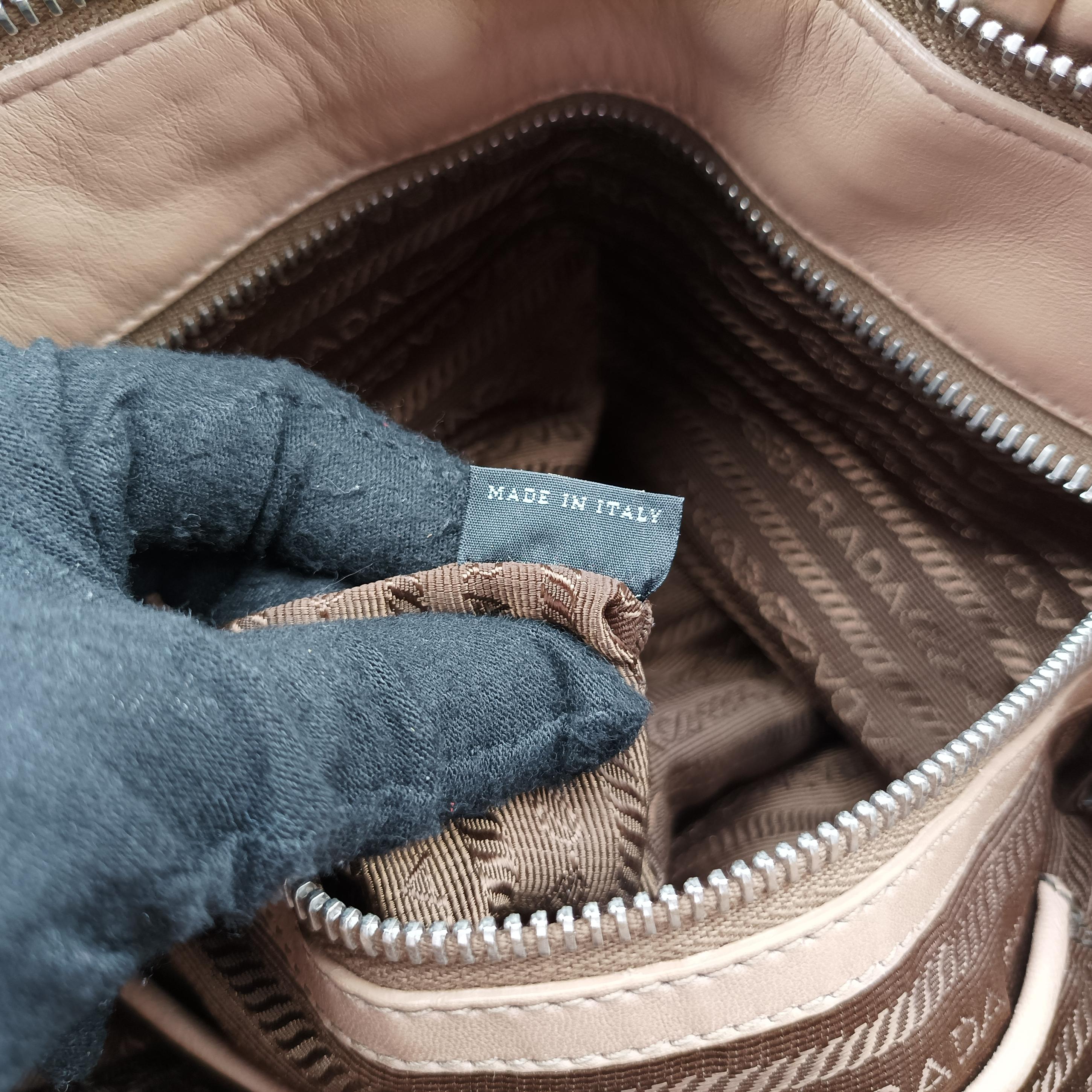 Secondhand Prada Gaufre Beige lambskin BN1702 shoulderbag | stylenewstar