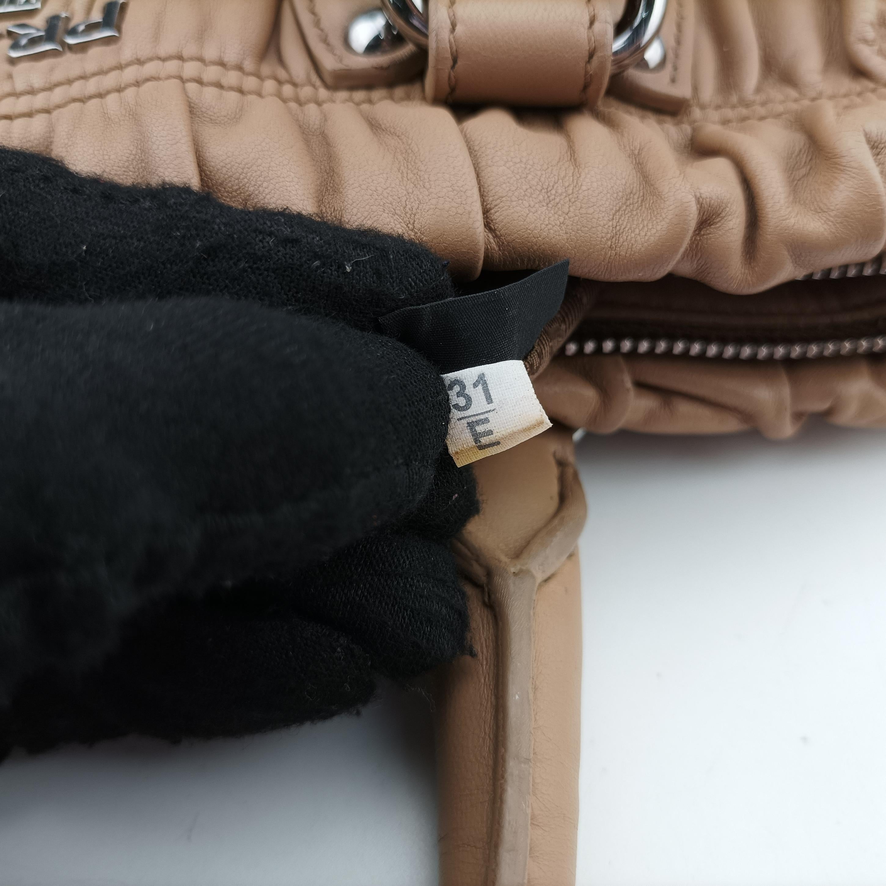 Secondhand Prada Gaufre Beige lambskin BN1702 shoulderbag | stylenewstar