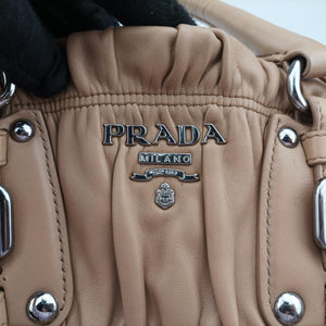 Secondhand Prada Gaufre Beige lambskin BN1702 shoulderbag | stylenewstar