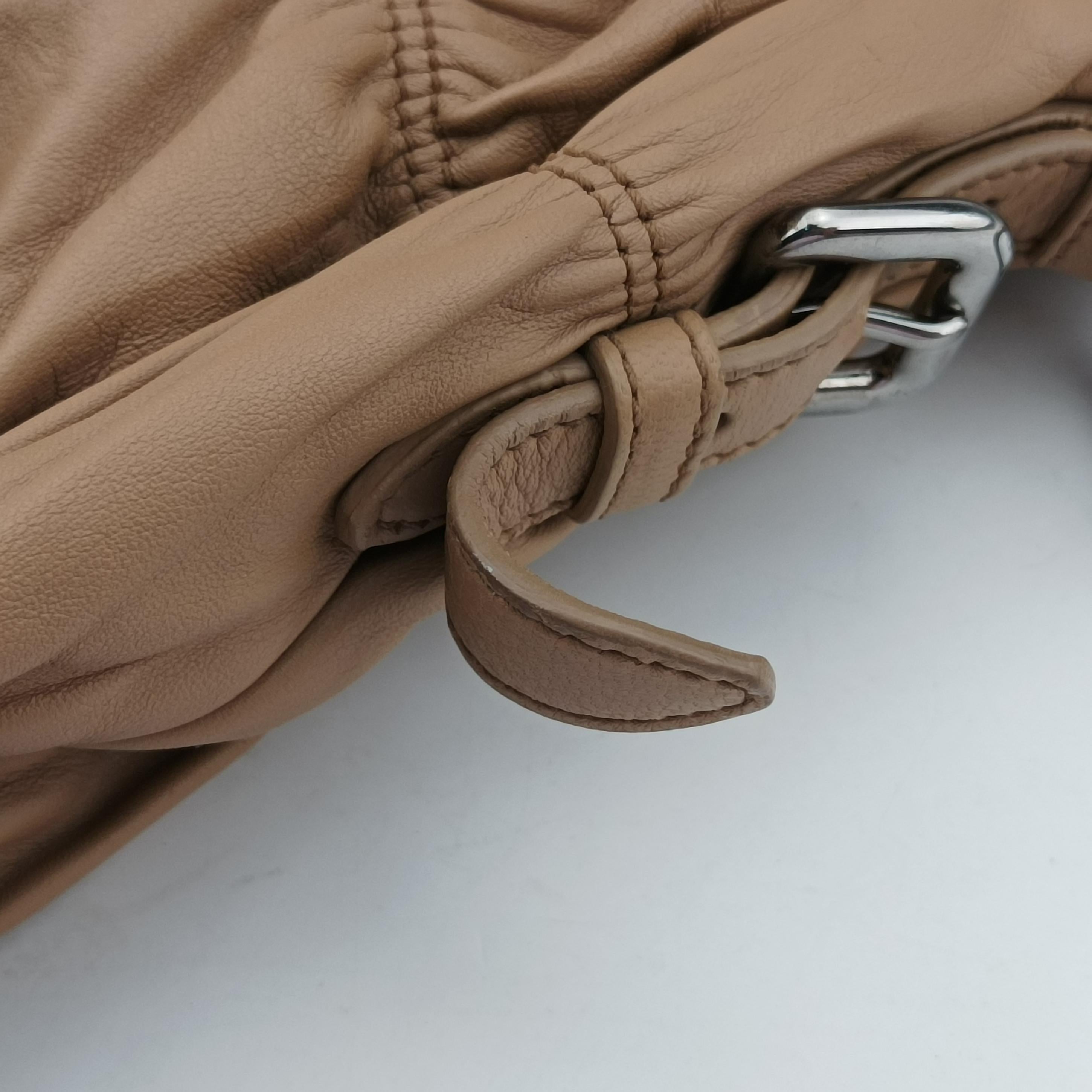 Secondhand Prada Gaufre Beige lambskin BN1702 shoulderbag | stylenewstar