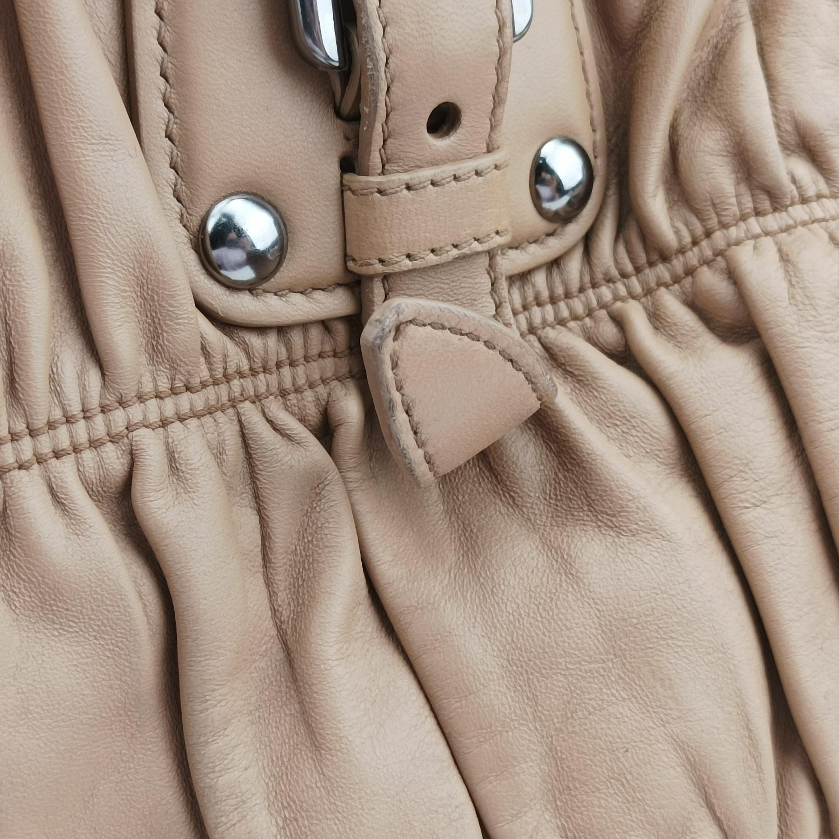 Secondhand Prada Gaufre Beige lambskin BN1702 shoulderbag | stylenewstar