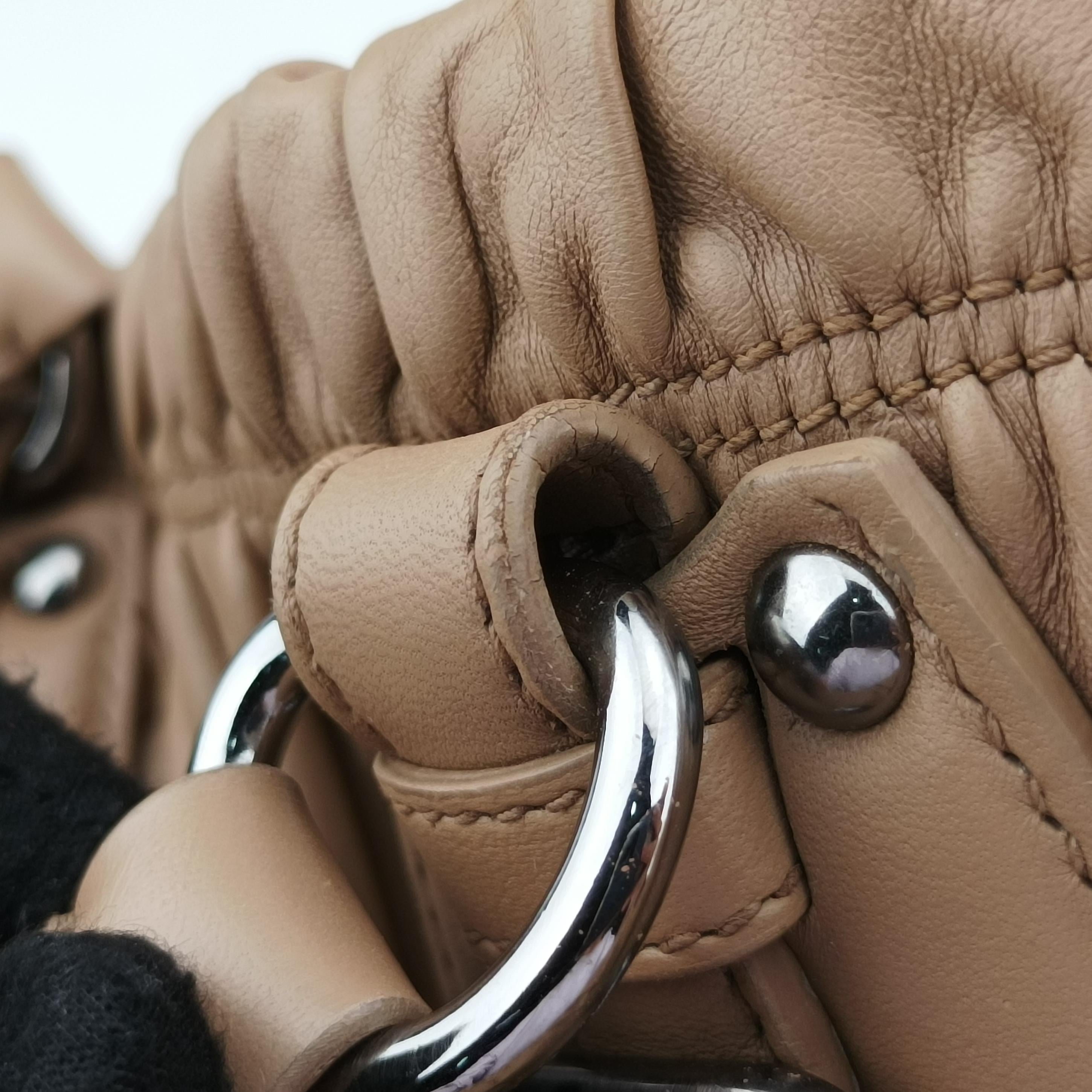 Secondhand Prada Gaufre Beige lambskin BN1702 shoulderbag | stylenewstar