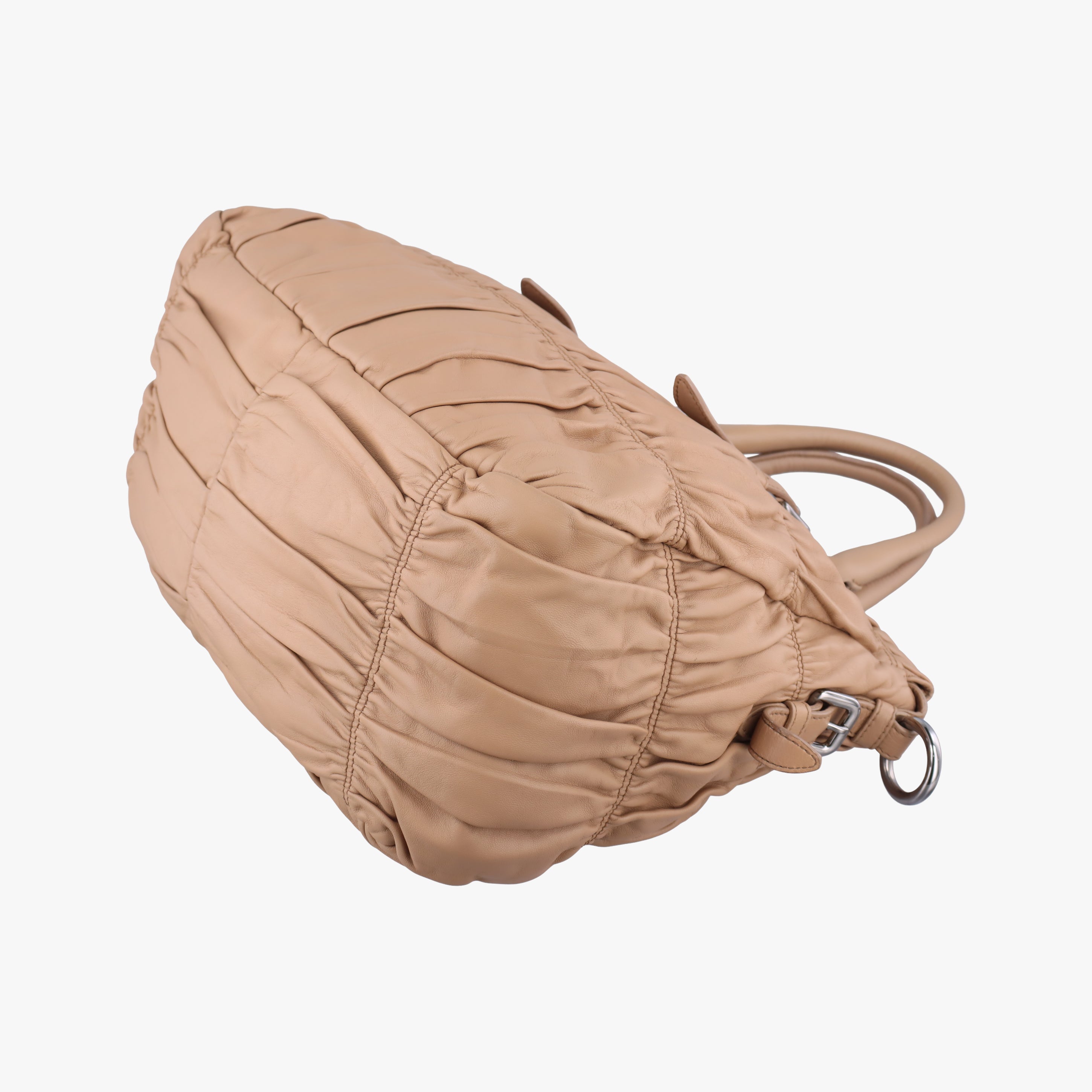 Secondhand Prada Gaufre Beige lambskin BN1702 shoulderbag | stylenewstar
