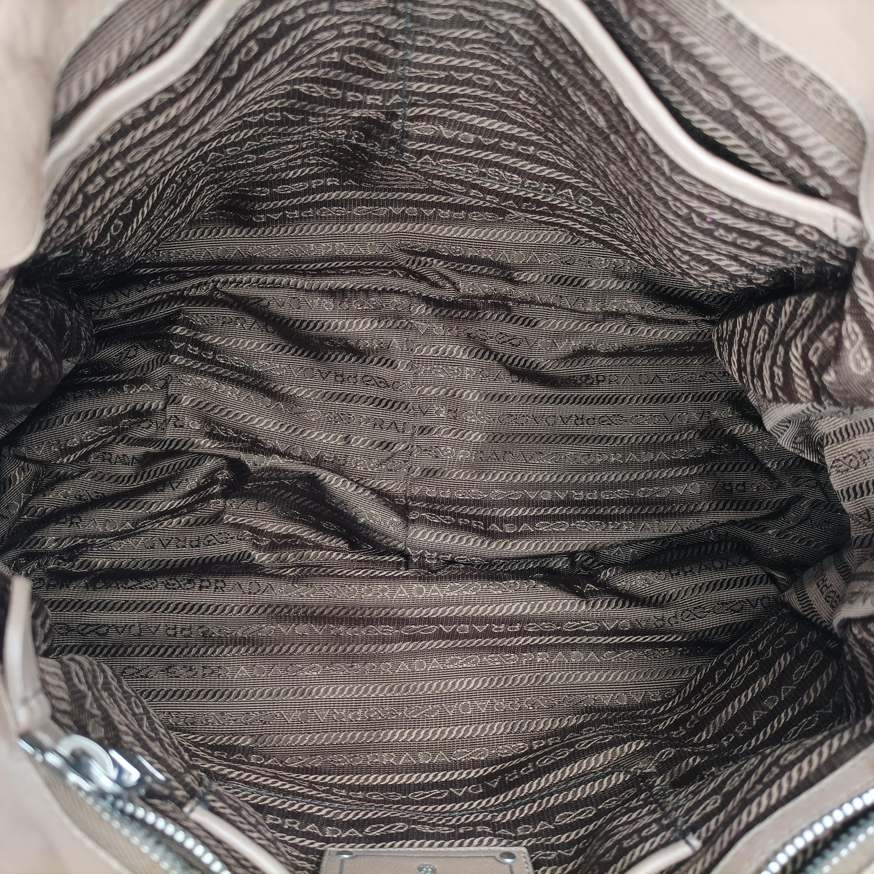 Secondhand Prada Gaufre Beige lambskin BN1702 shoulderbag | stylenewstar