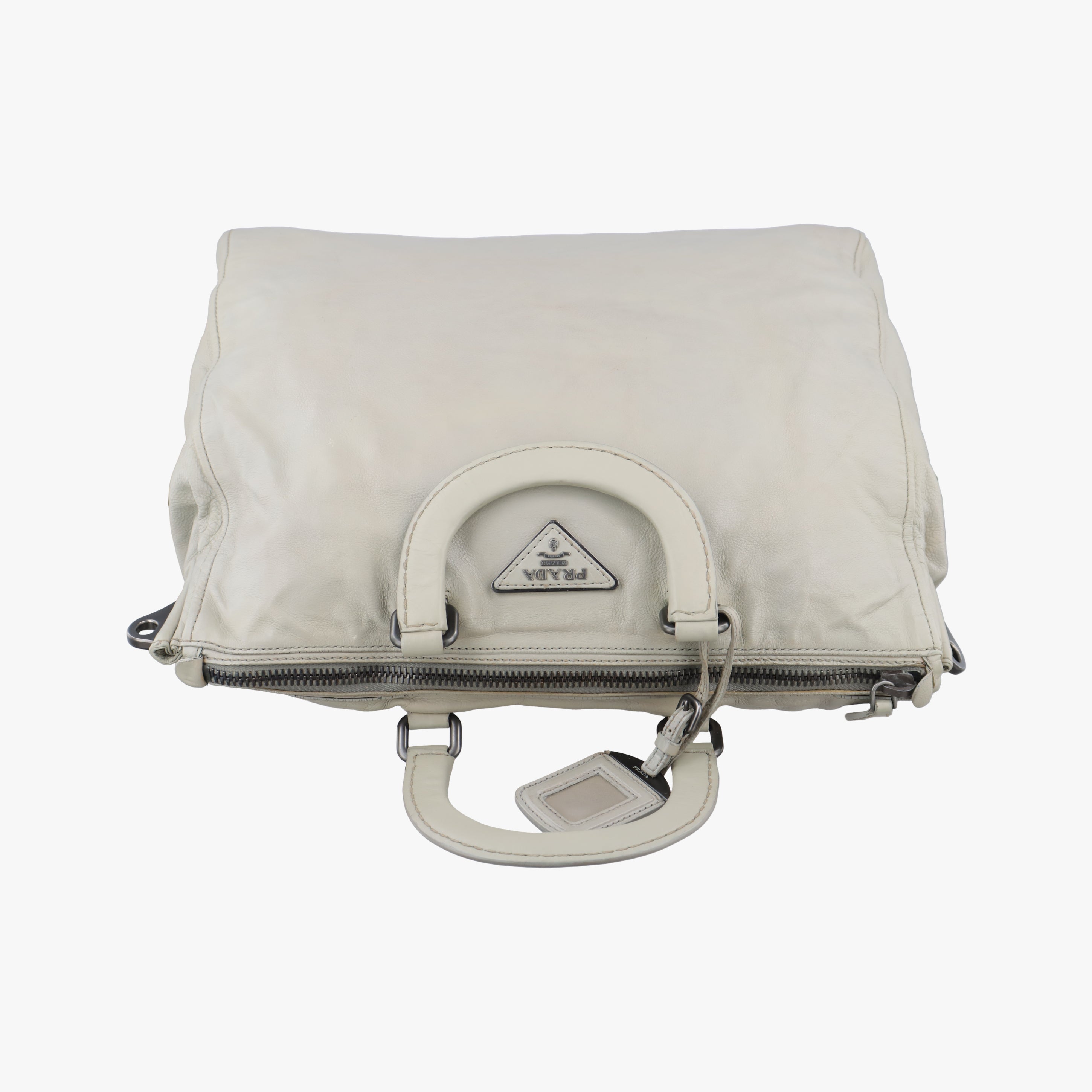 Pre-owned Prada 三角ロゴ Grey Nappa Leather  shoulderbag | stylenewstar