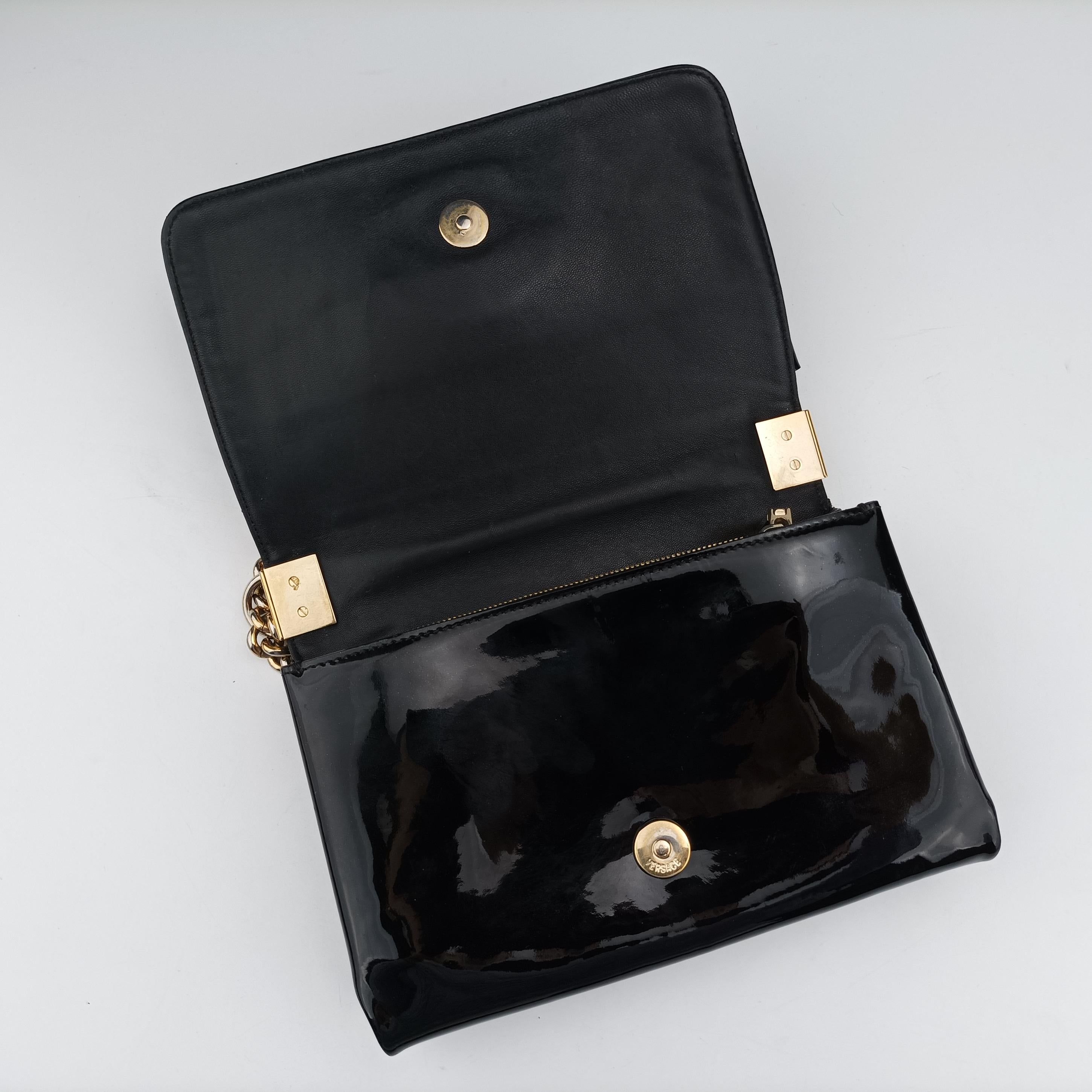 Pre-owned VERSACE La Medusa Black Patent×leather  shoulderbag | stylenewstar