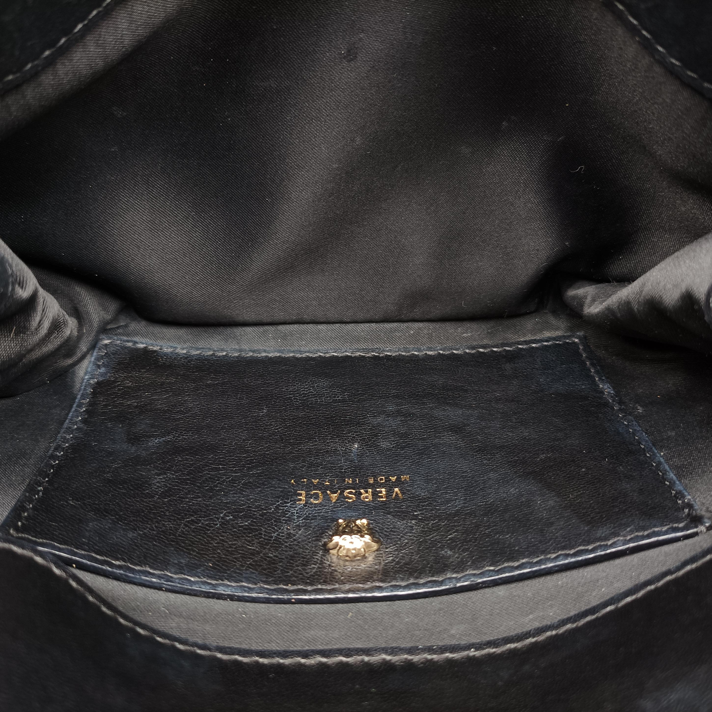 Pre-owned VERSACE La Medusa Black Patent×leather  shoulderbag | stylenewstar