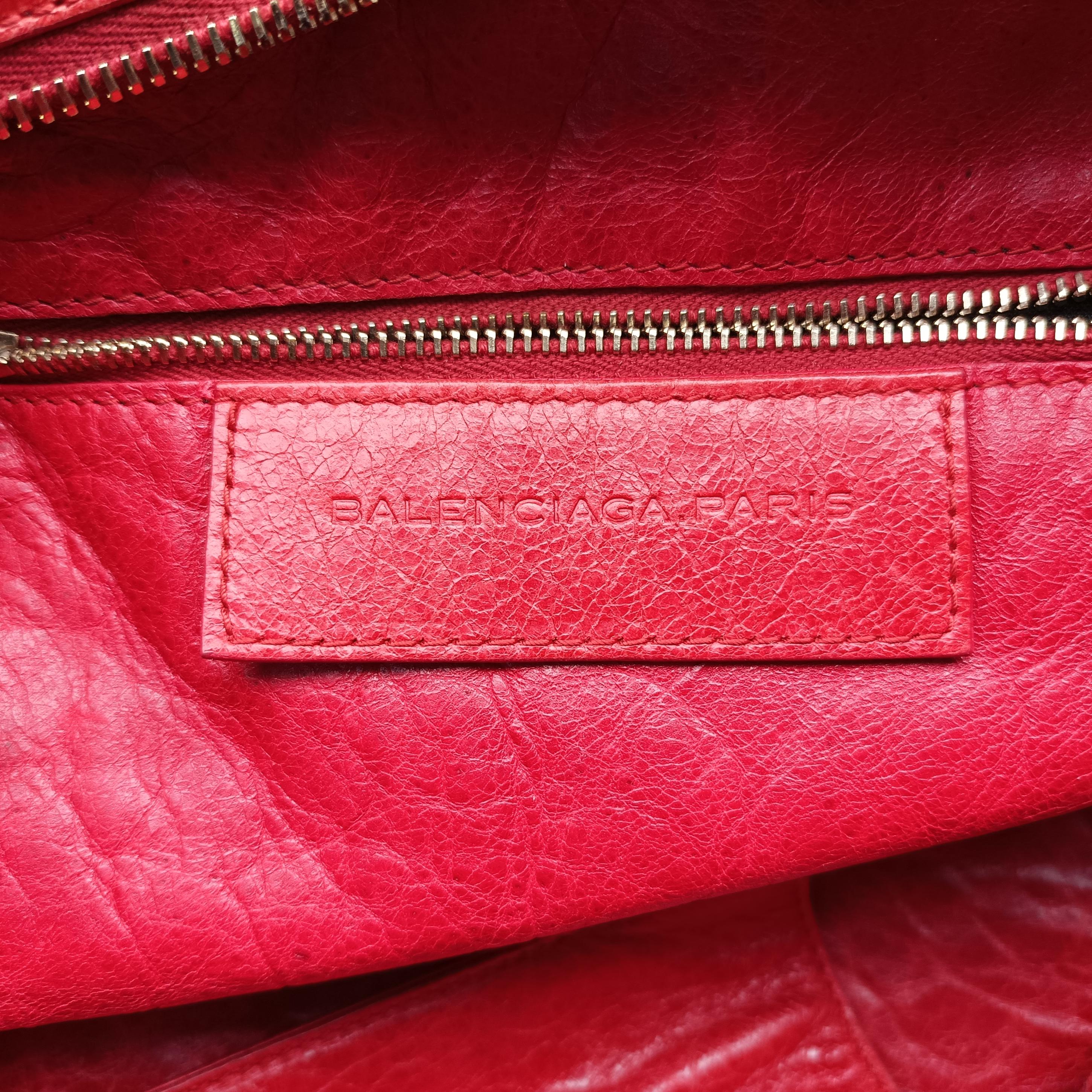 Pre-owned Balenciaga Perforated Polka Dots Kraft Red lambskin  shoulderbag | stylenewstar