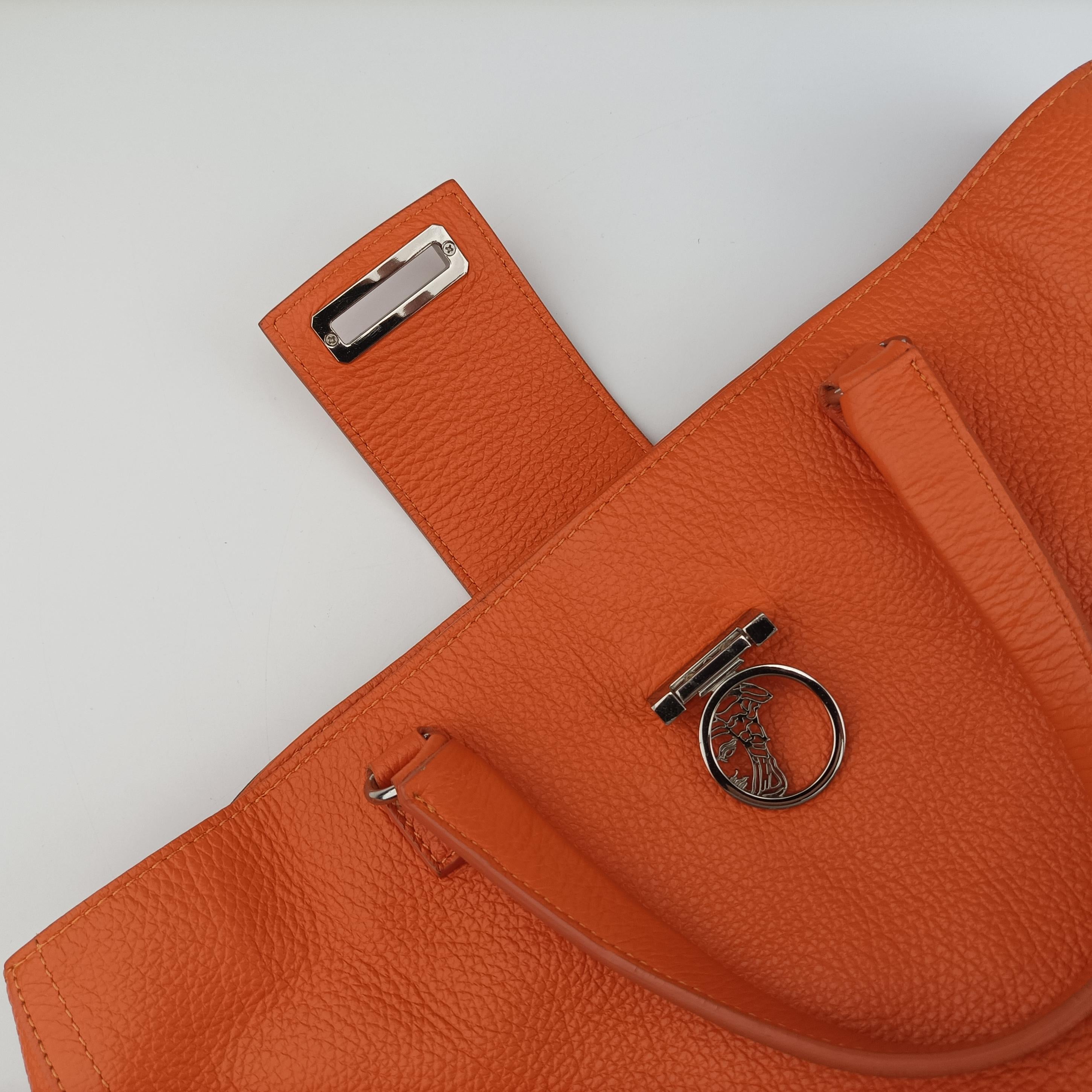 Pre-owned VERSACE Salvatore Ferragamo Orange leather  shoulderbag | stylenewstar