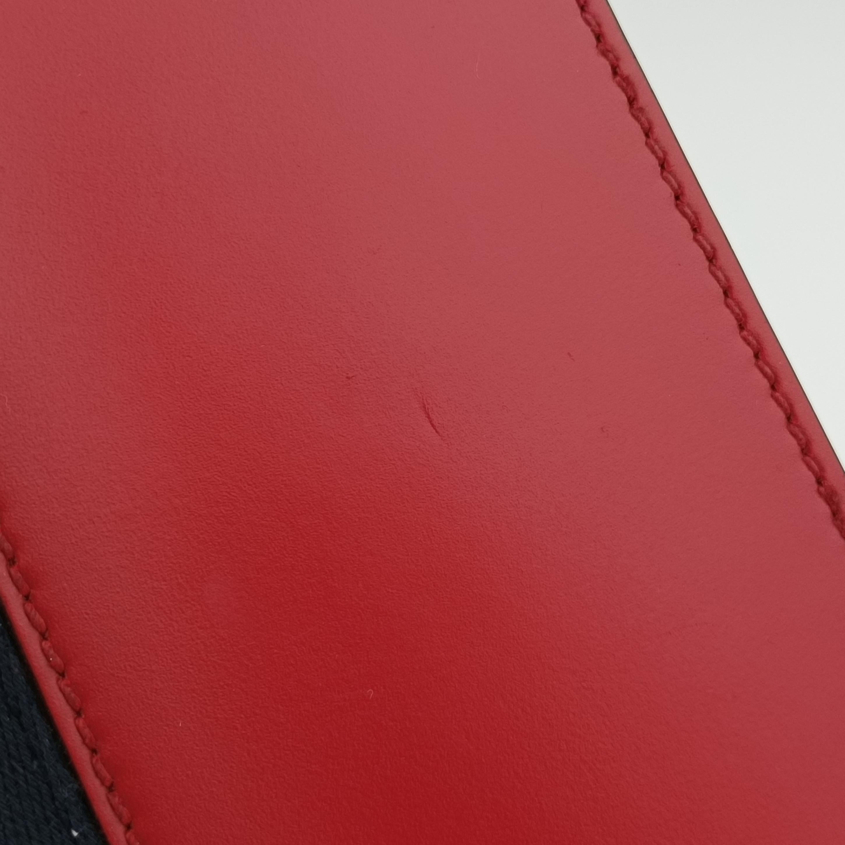 Secondhand Gucci Sylvie Red×navy Leather 421882 shoulderbag | stylenewstar