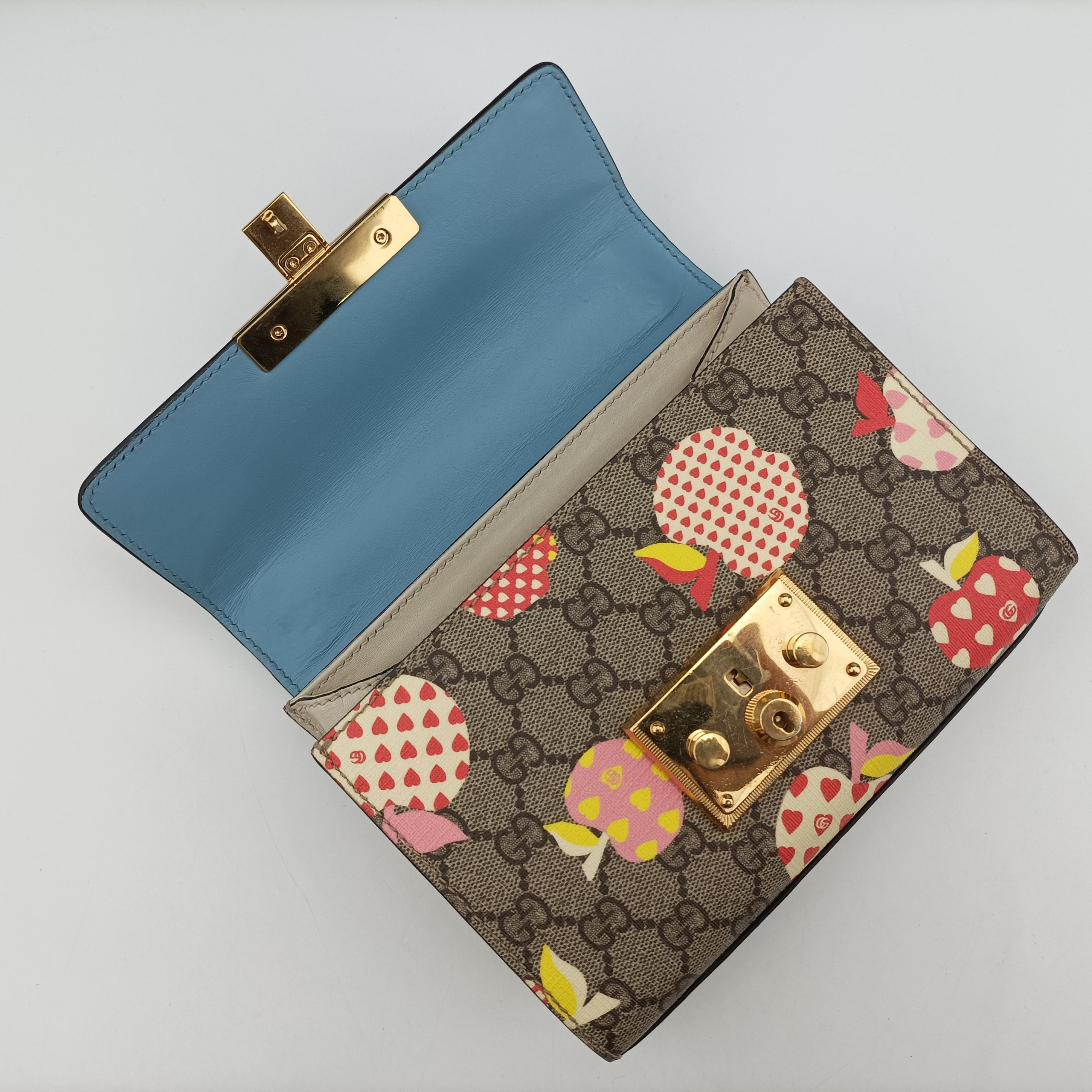 Pre-owned Gucci Padlock Beige x Blue x Multicolor PVC coated canvas 409487 shoulderbag | stylenewstar