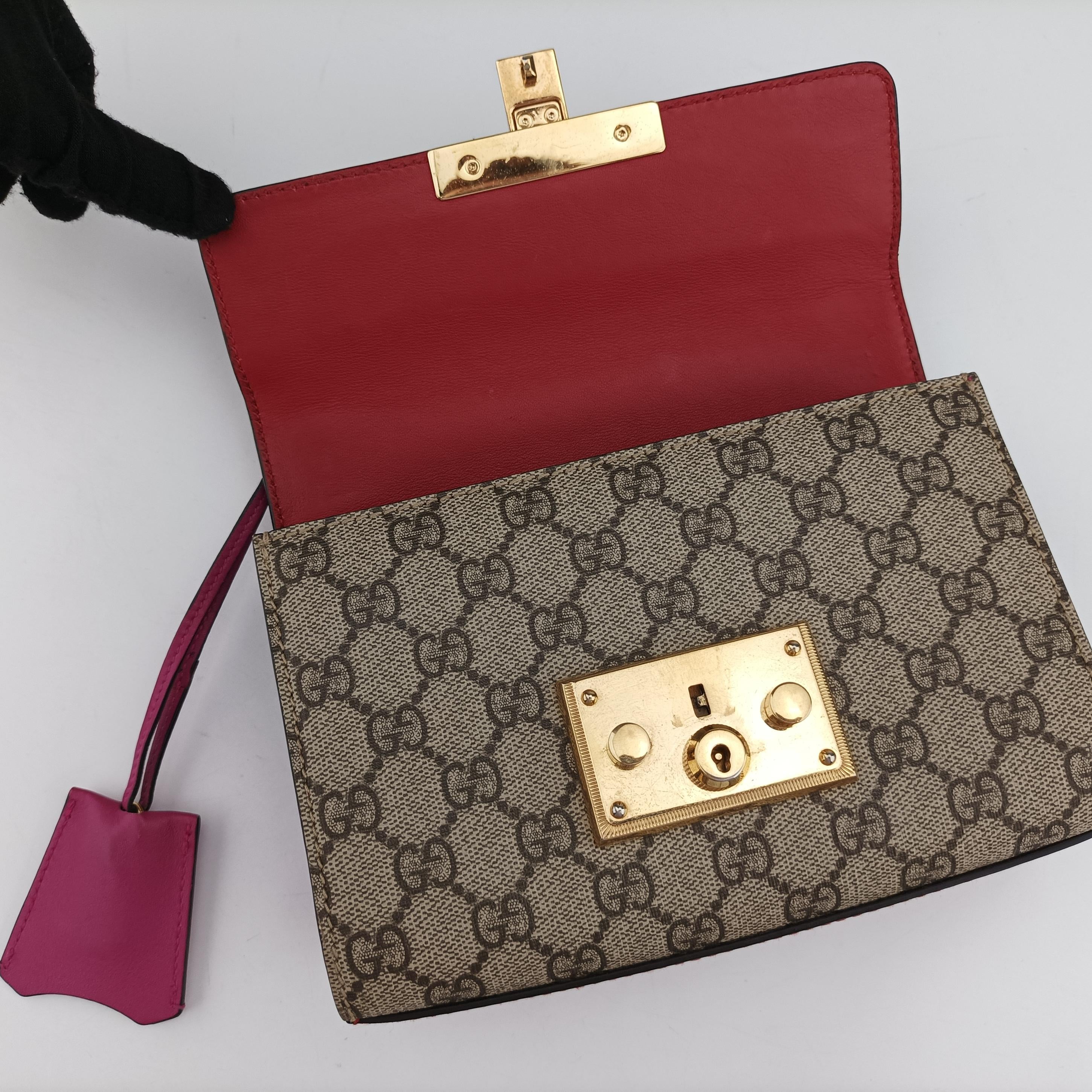 Pre-owned Gucci Padlock beige×red×pink PVC coated canvas×Leather 409487 shoulderbag | stylenewstar