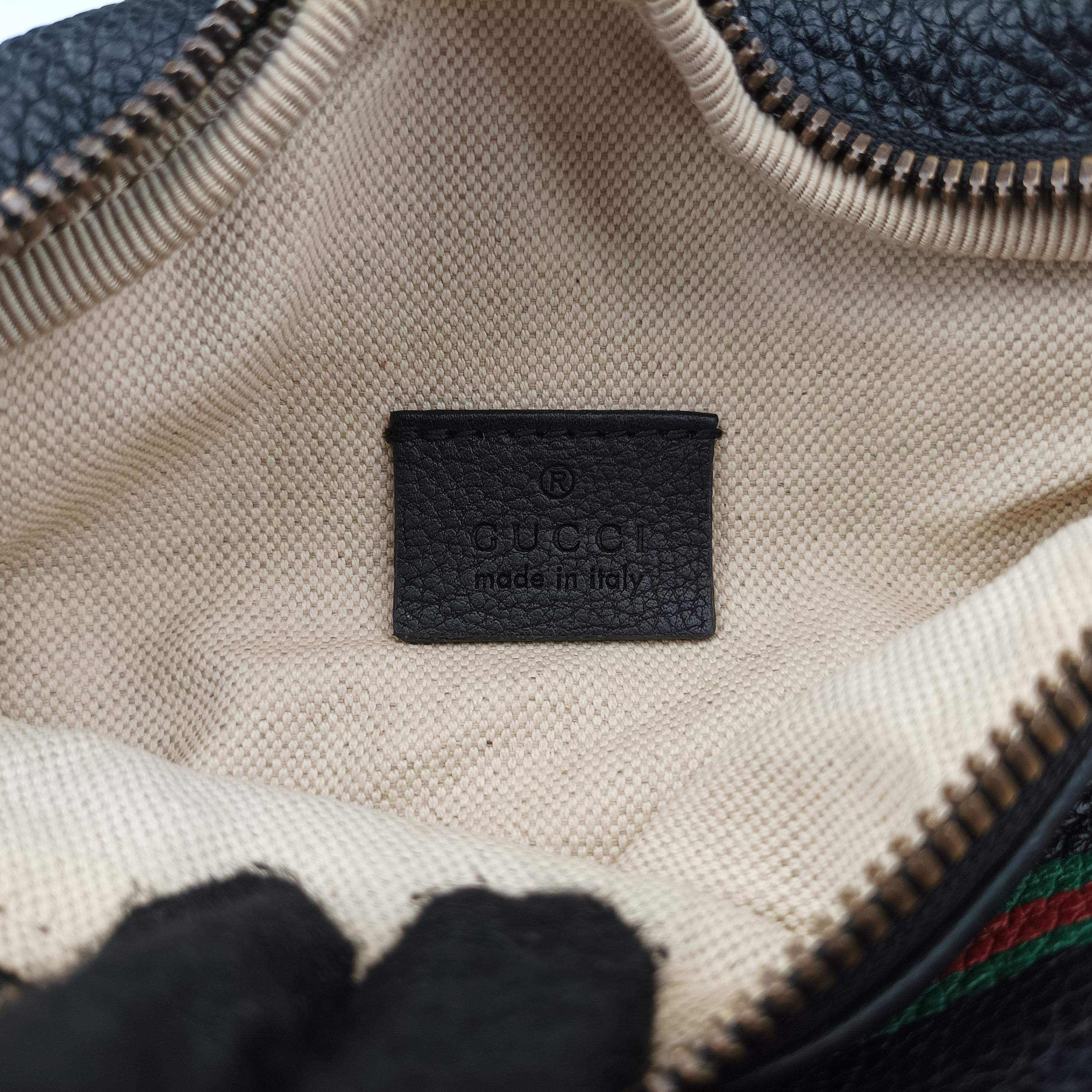 Pre-owned Gucci Gucci Print Black Leather 527792 bum bag/waist bag | stylenewstar