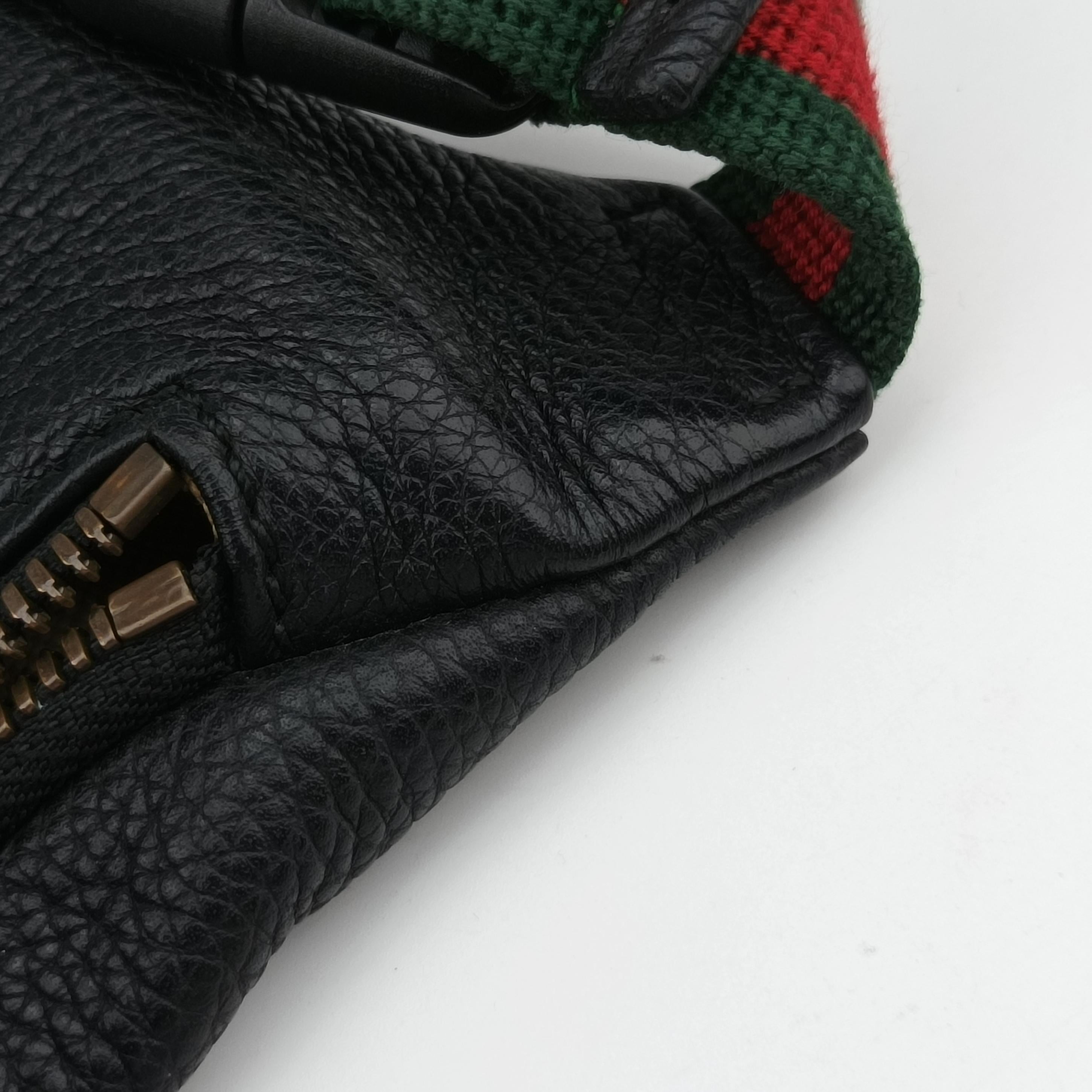 Pre-owned Gucci Gucci Print Black Leather 527792 bum bag/waist bag | stylenewstar