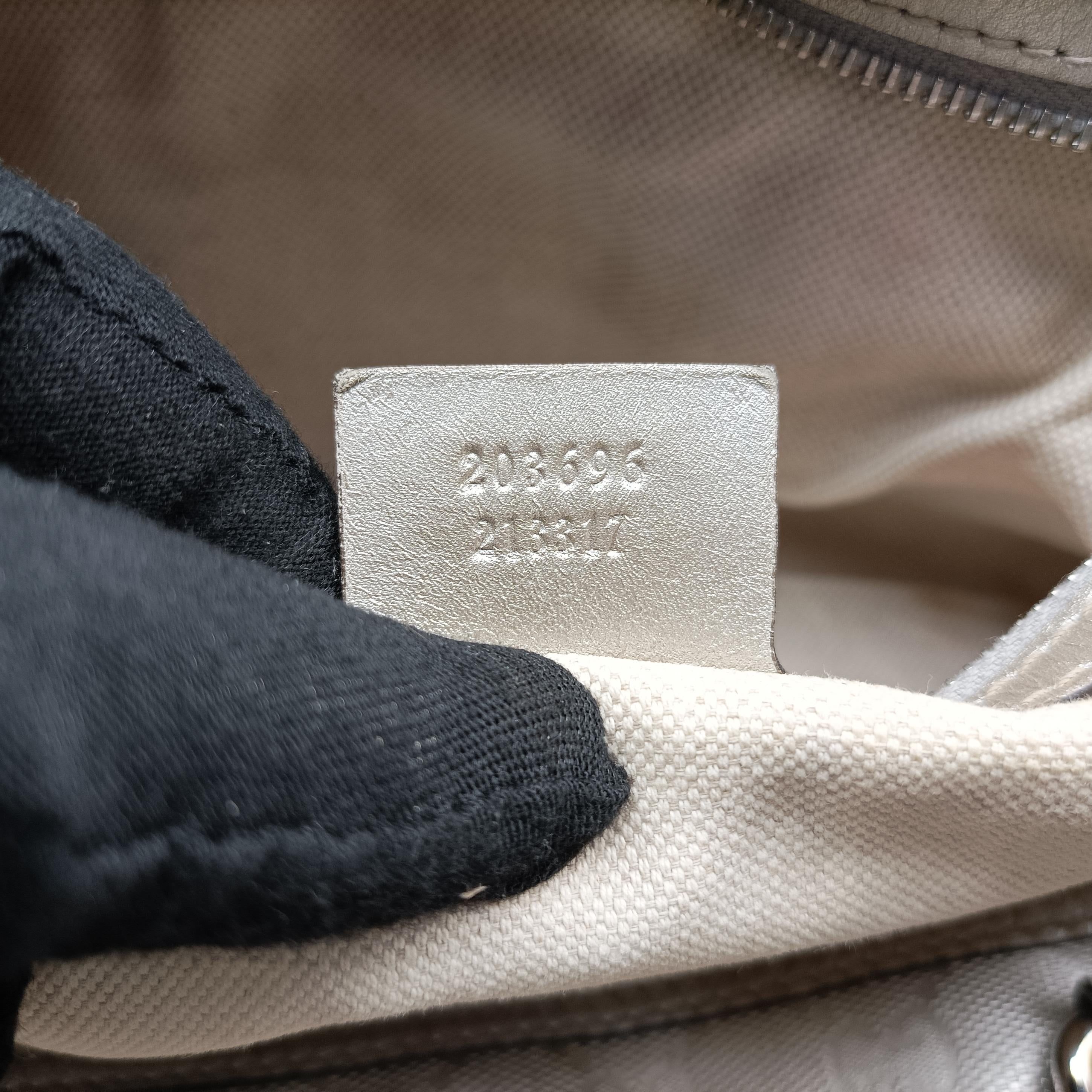 Vintage Gucci GG plus Spring Joy GG Supreme Silver PVC coated canvas 203696 bostonbag | stylenewstar