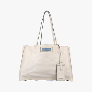 Vintage Prada Etiquette White leather 1BG122 shoulderbag | stylenewstar