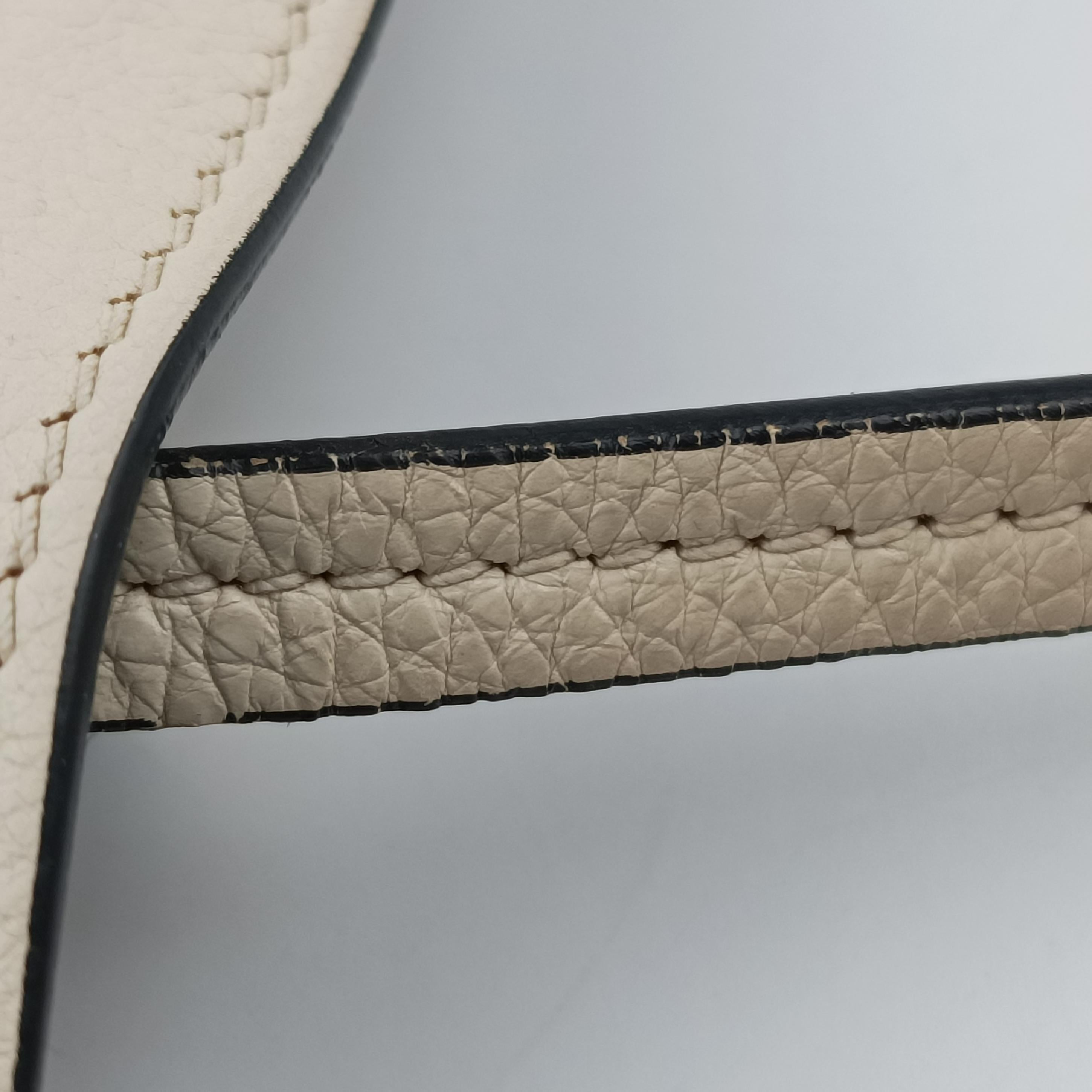 Vintage Prada Etiquette White leather 1BG122 shoulderbag | stylenewstar