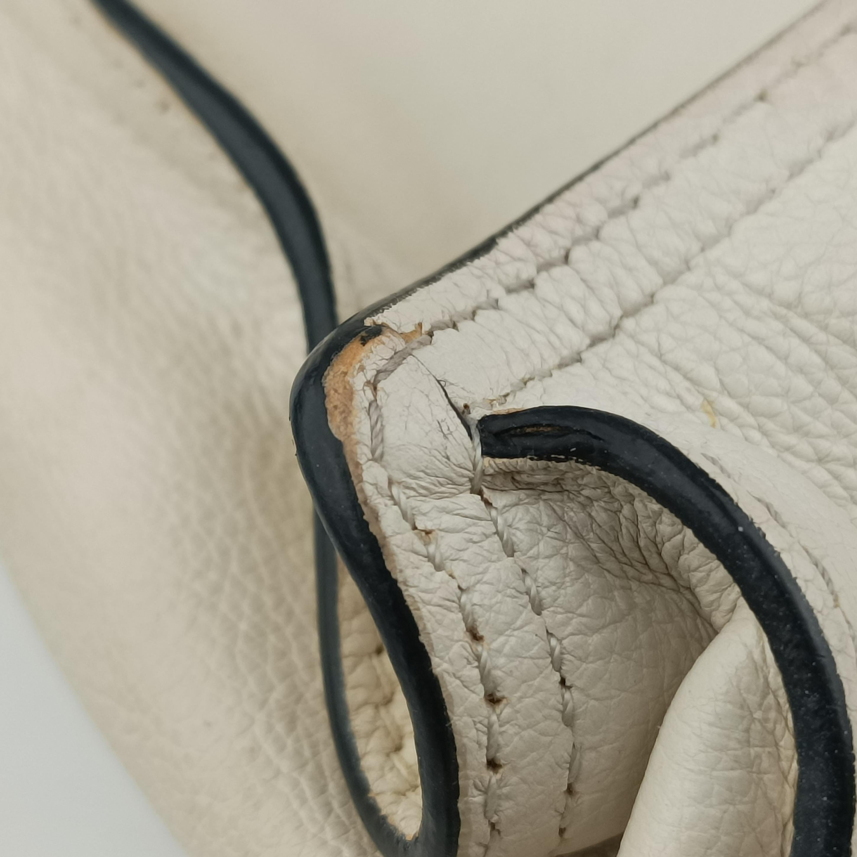 Vintage Prada Etiquette White leather 1BG122 shoulderbag | stylenewstar