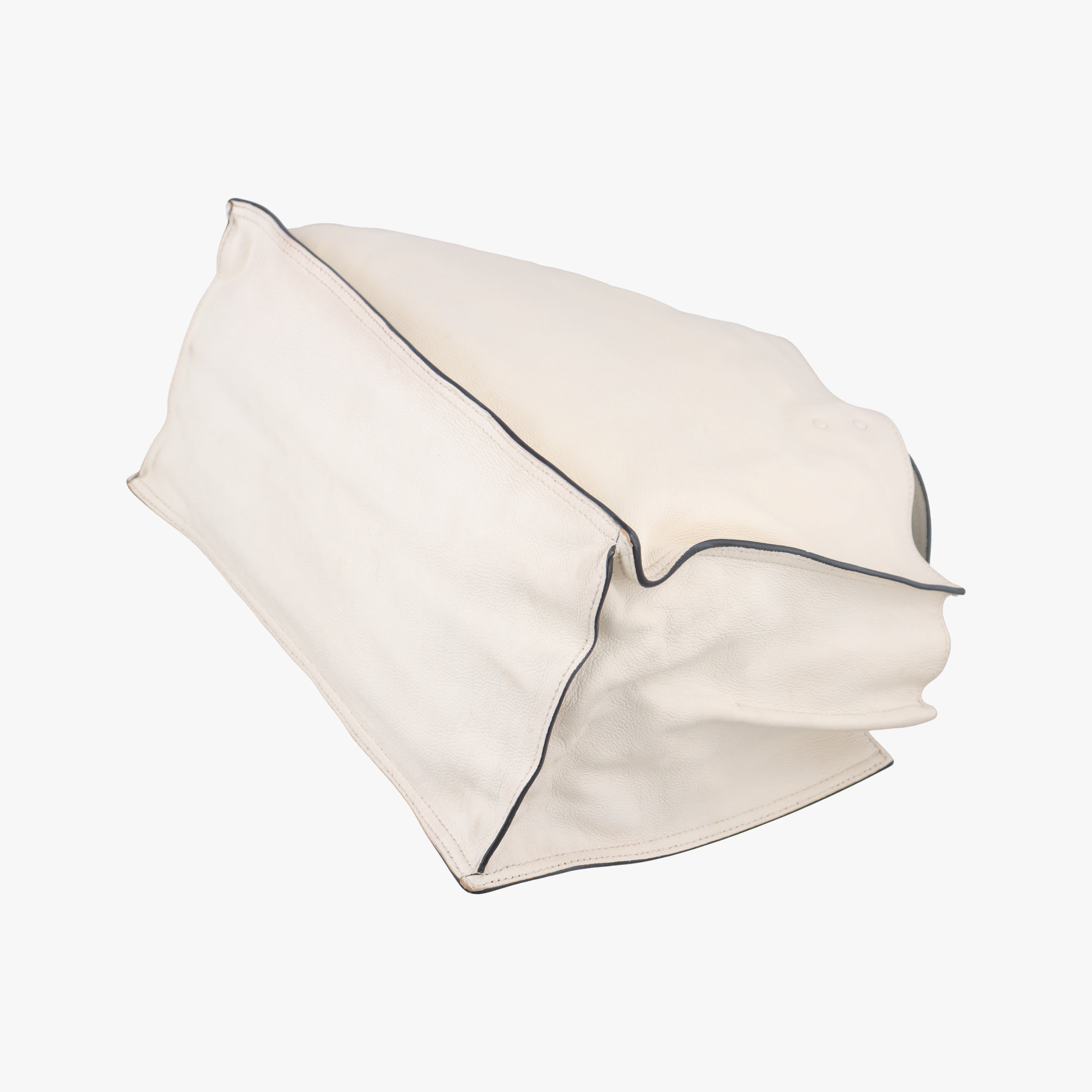 Vintage Prada Etiquette White leather 1BG122 shoulderbag | stylenewstar