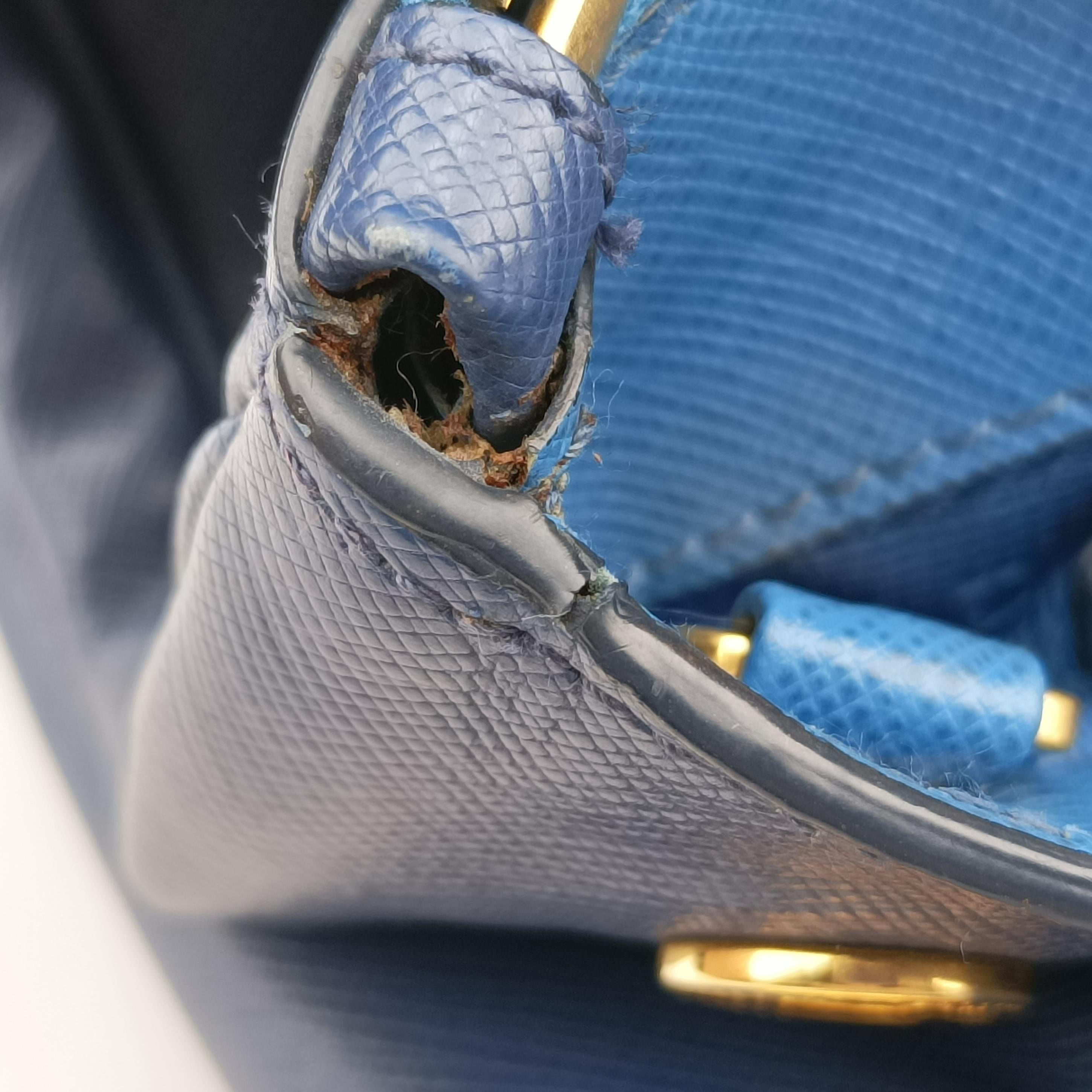 Pre-owned Prada Galleria Blue×Navy SAFFIANO Leather B2274C shoulderbag | stylenewstar