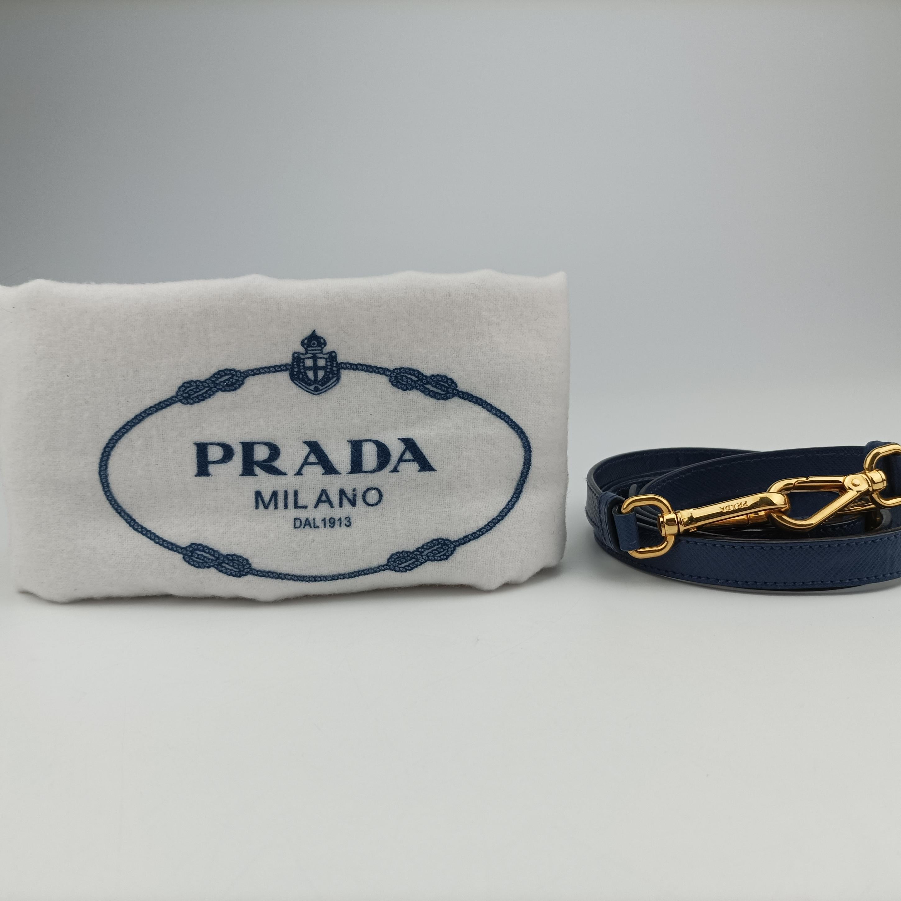 Pre-owned Prada Galleria Blue×Navy SAFFIANO Leather B2274C shoulderbag | stylenewstar