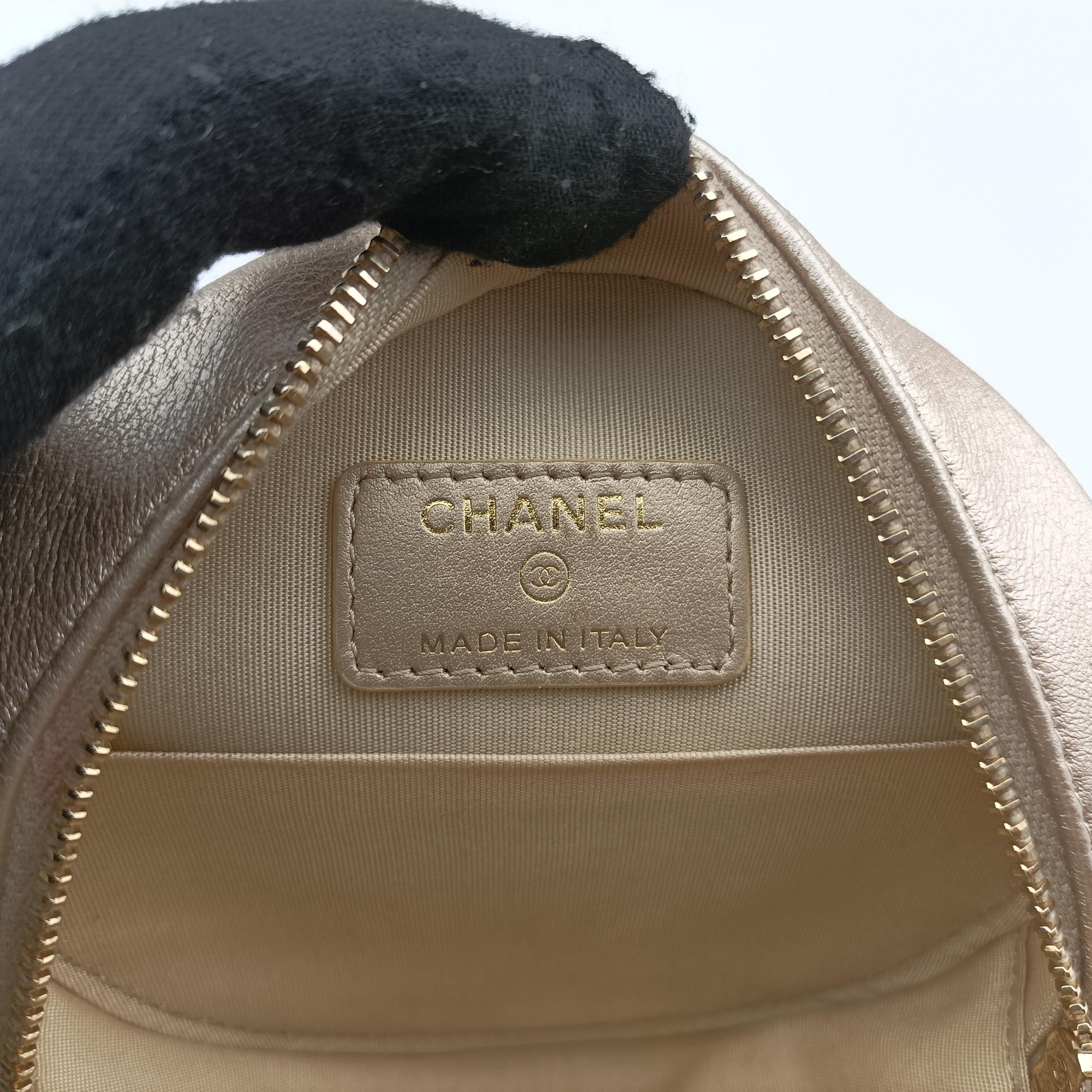 Pre-owned Chanel CHANEL 19 Round Golden lambskin AP0945 shoulderbag | stylenewstar