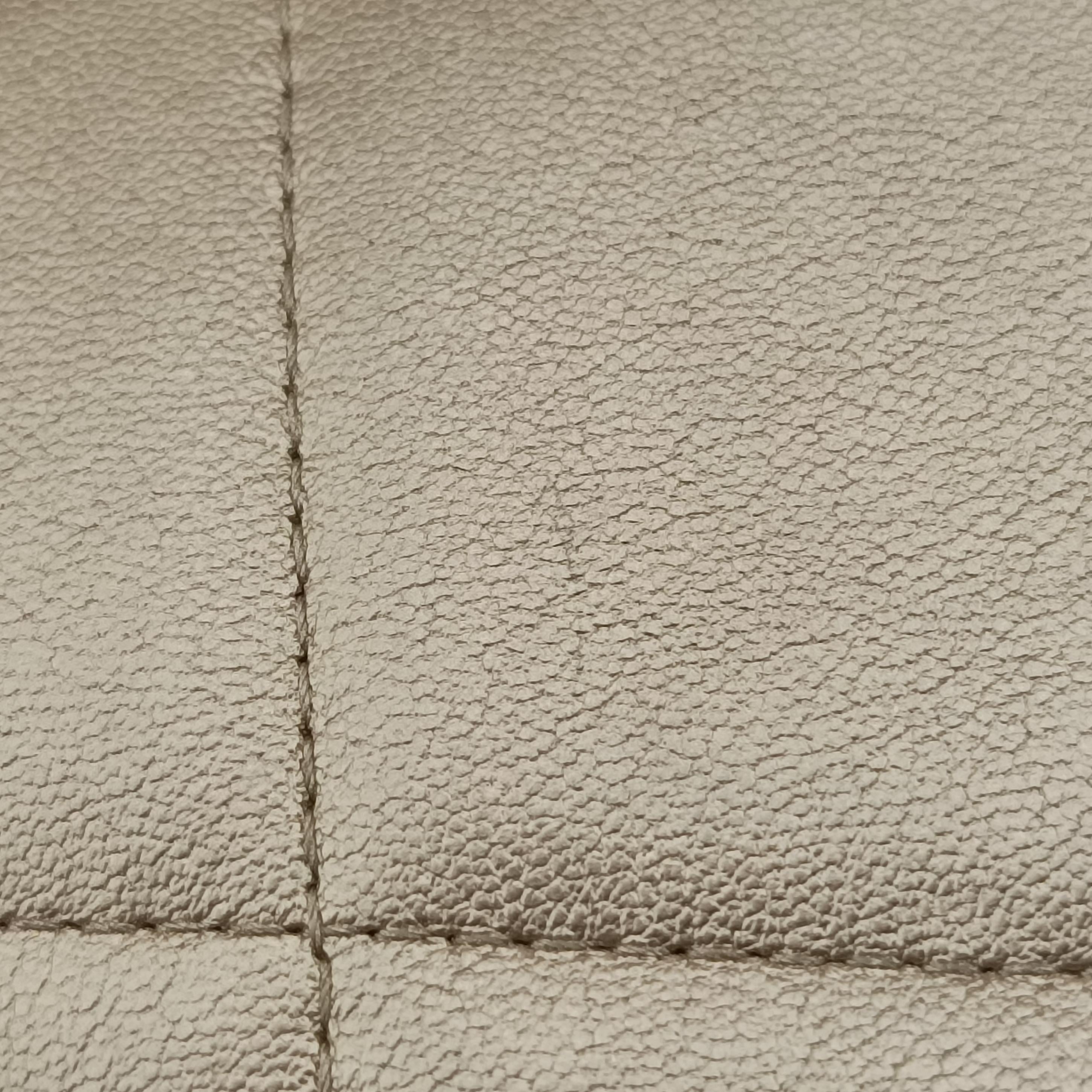 Pre-owned Chanel CHANEL 19 Round Golden lambskin AP0945 shoulderbag | stylenewstar