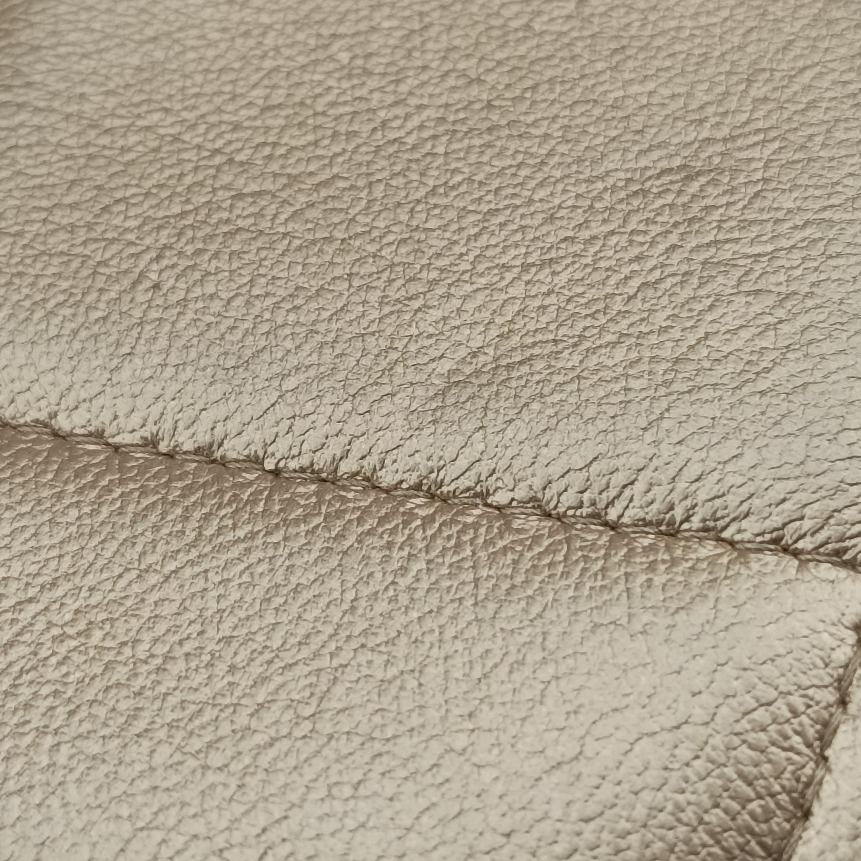 Pre-owned Chanel CHANEL 19 Round Golden lambskin AP0945 shoulderbag | stylenewstar