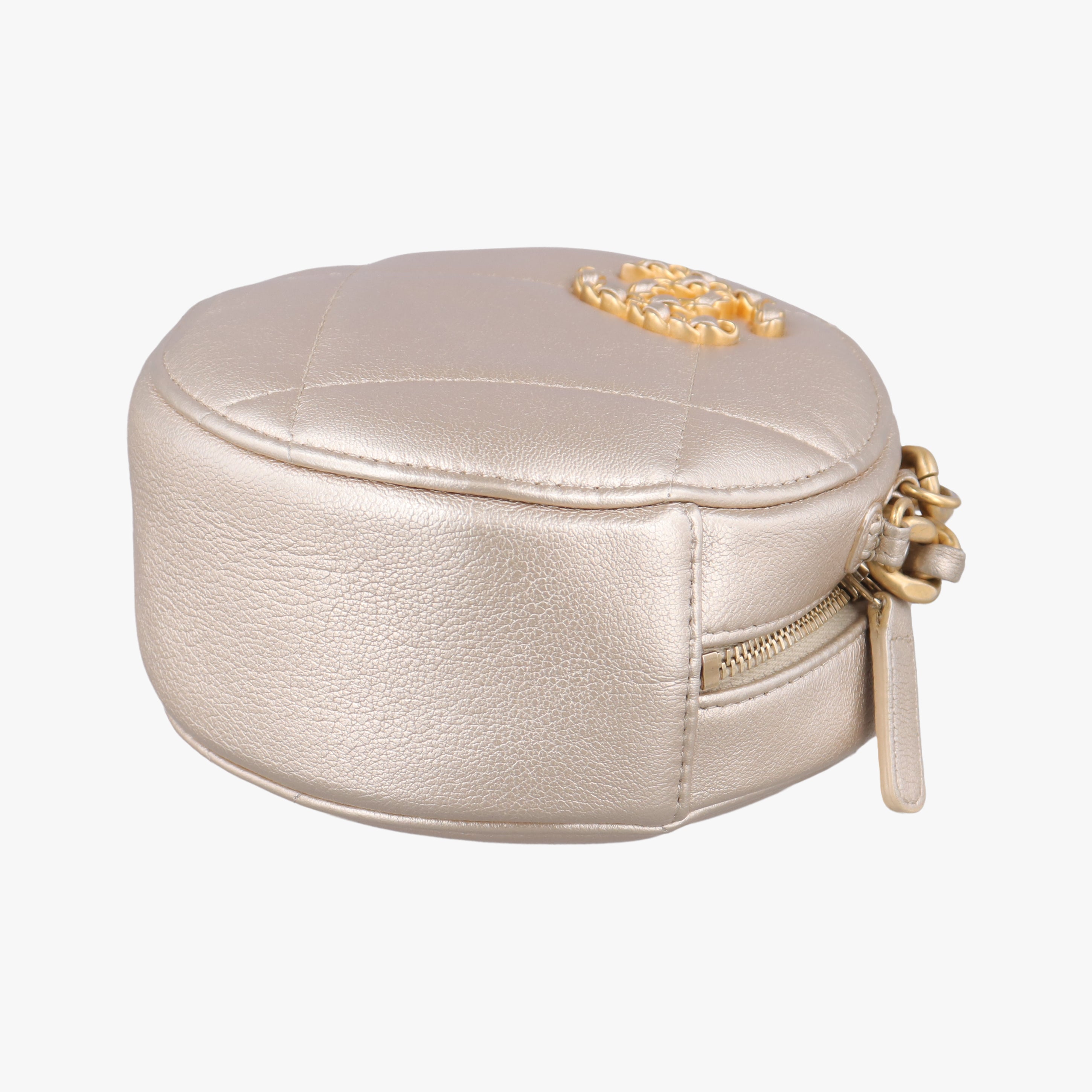 Pre-owned Chanel CHANEL 19 Round Golden lambskin AP0945 shoulderbag | stylenewstar