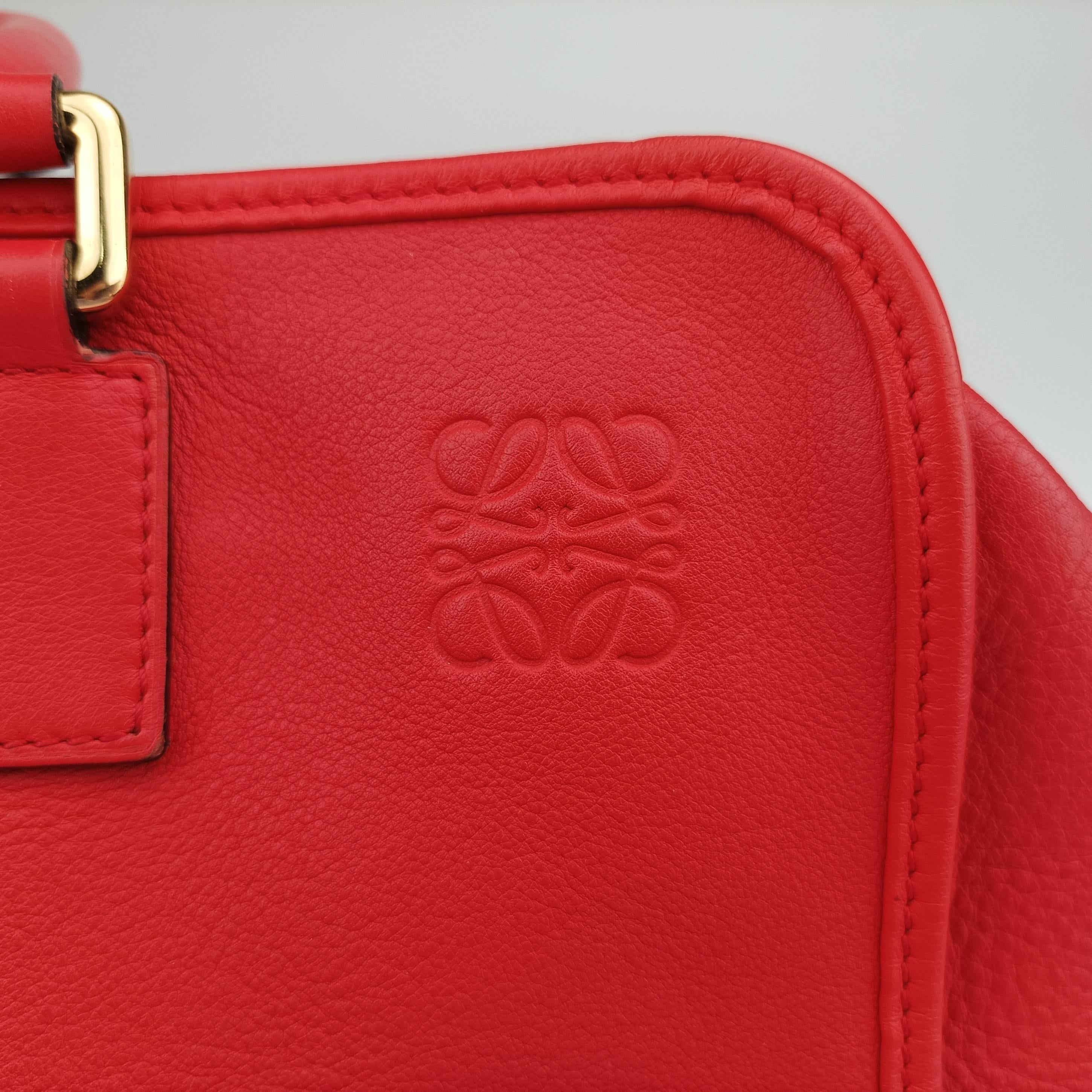 Pre-owned Loewe Amazona36 Red Leather  shoulderbag | stylenewstar