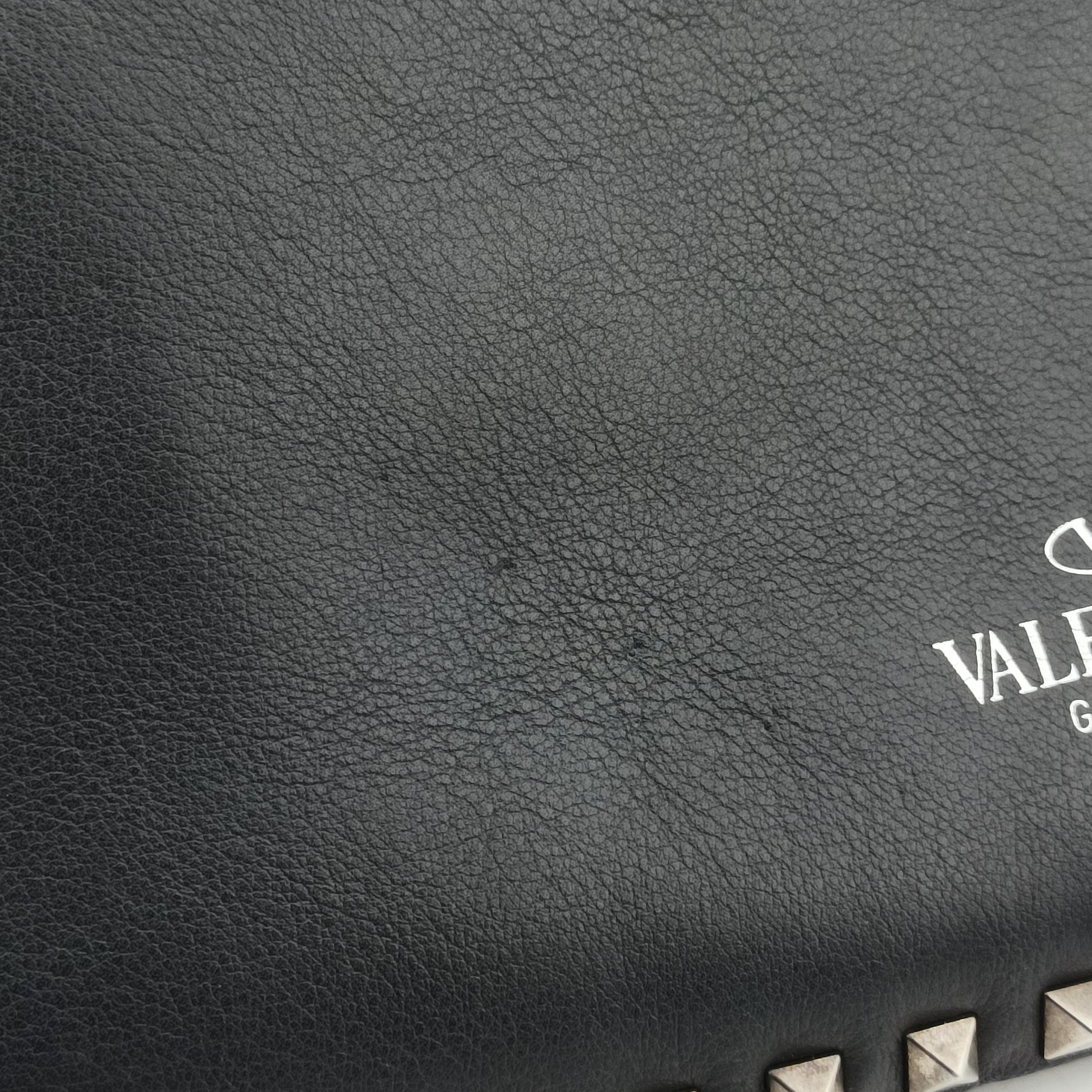 Vintage Valentino Rockstud Black Leather  shoulderbag | stylenewstar