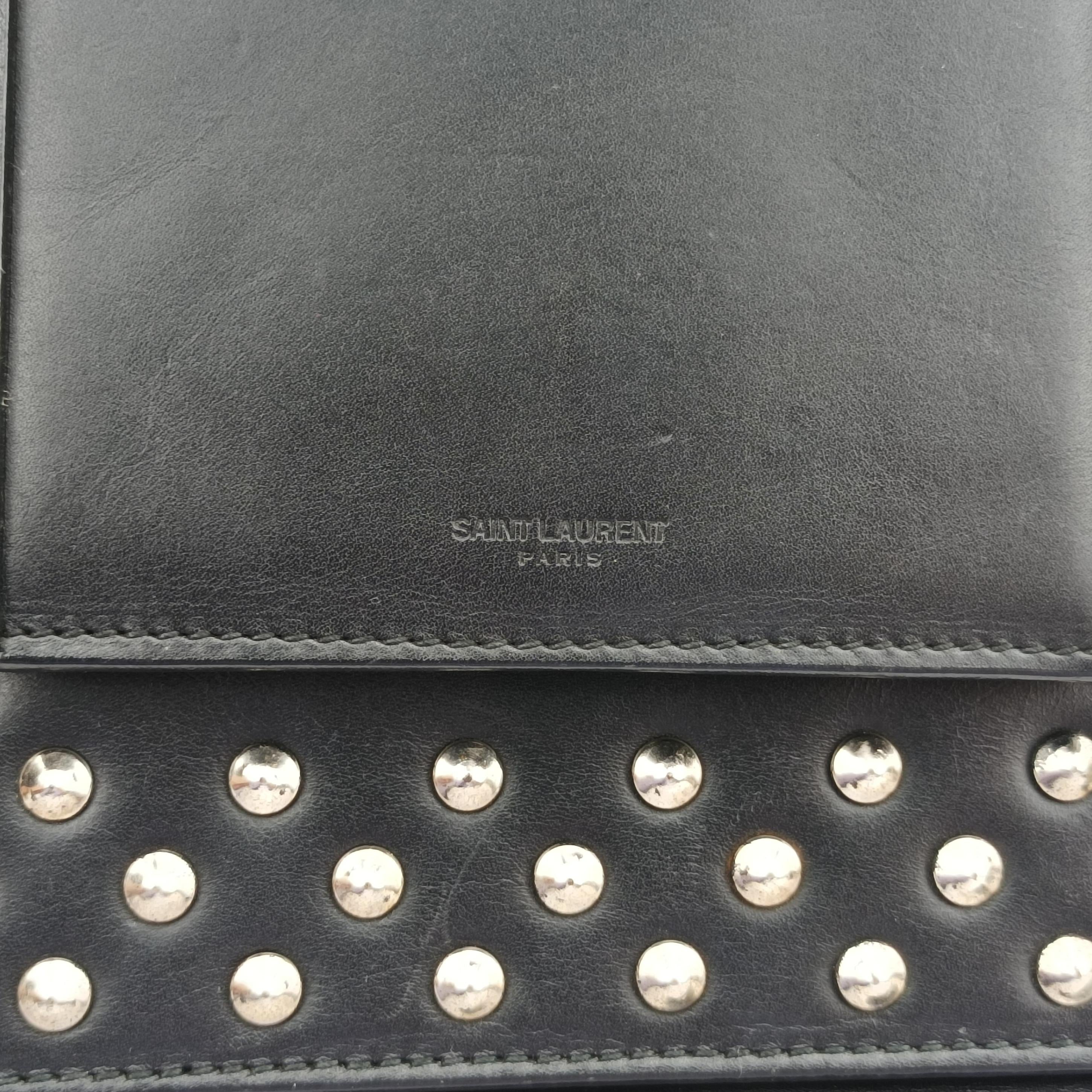 Pre-owned Yves Saint Laurent Betty Black Leather 315680 shoulderbag | stylenewstar