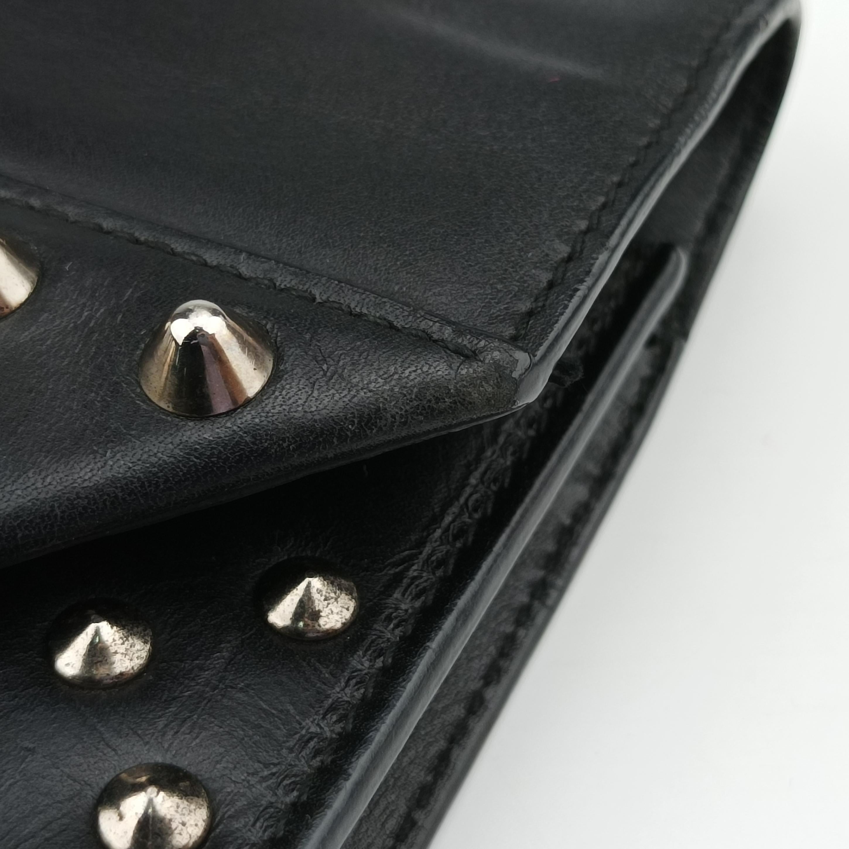 Pre-owned Yves Saint Laurent Betty Black Leather 315680 shoulderbag | stylenewstar