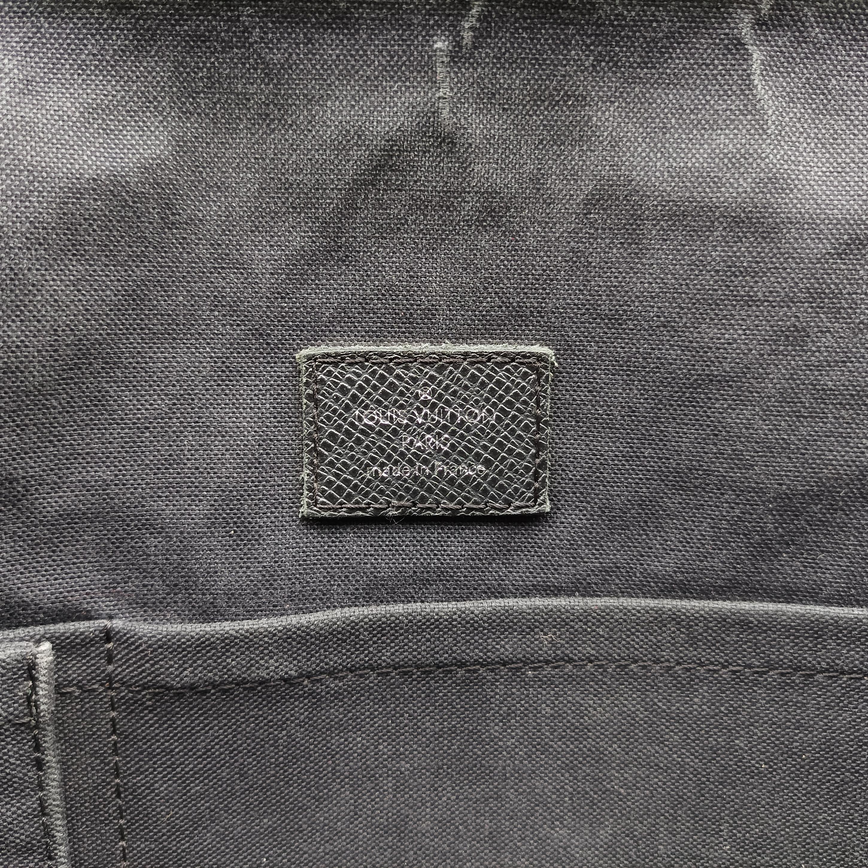 Pre-owned Louis Vuitton ANDREI ARDOISE Taiga M32482 shoulderbag | stylenewstar