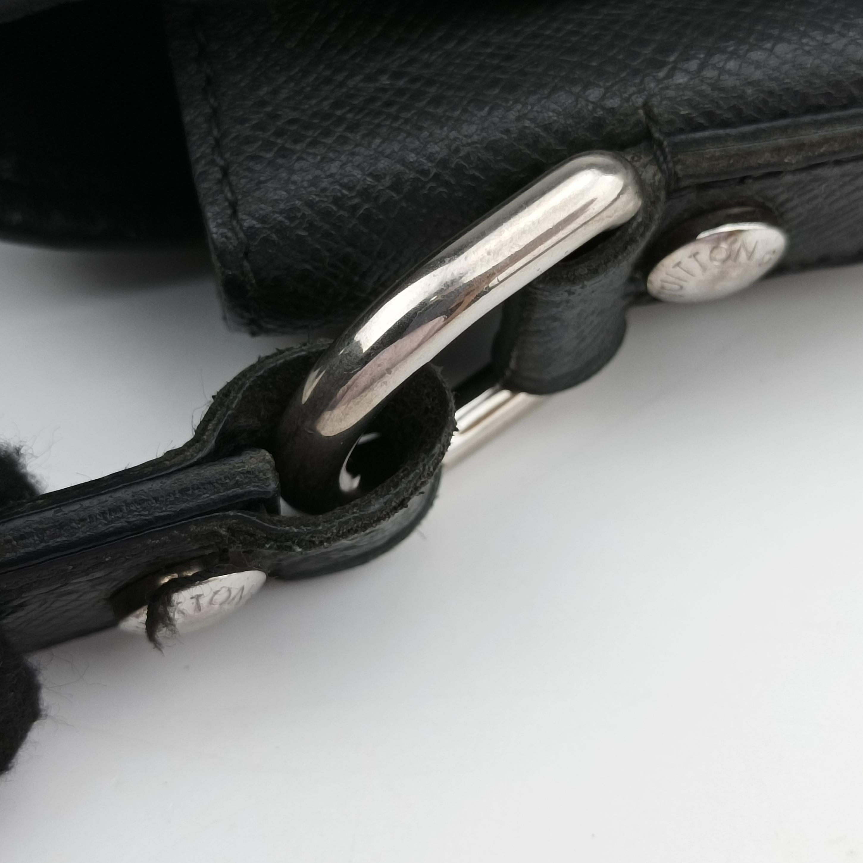 Pre-owned Louis Vuitton ANDREI ARDOISE Taiga M32482 shoulderbag | stylenewstar