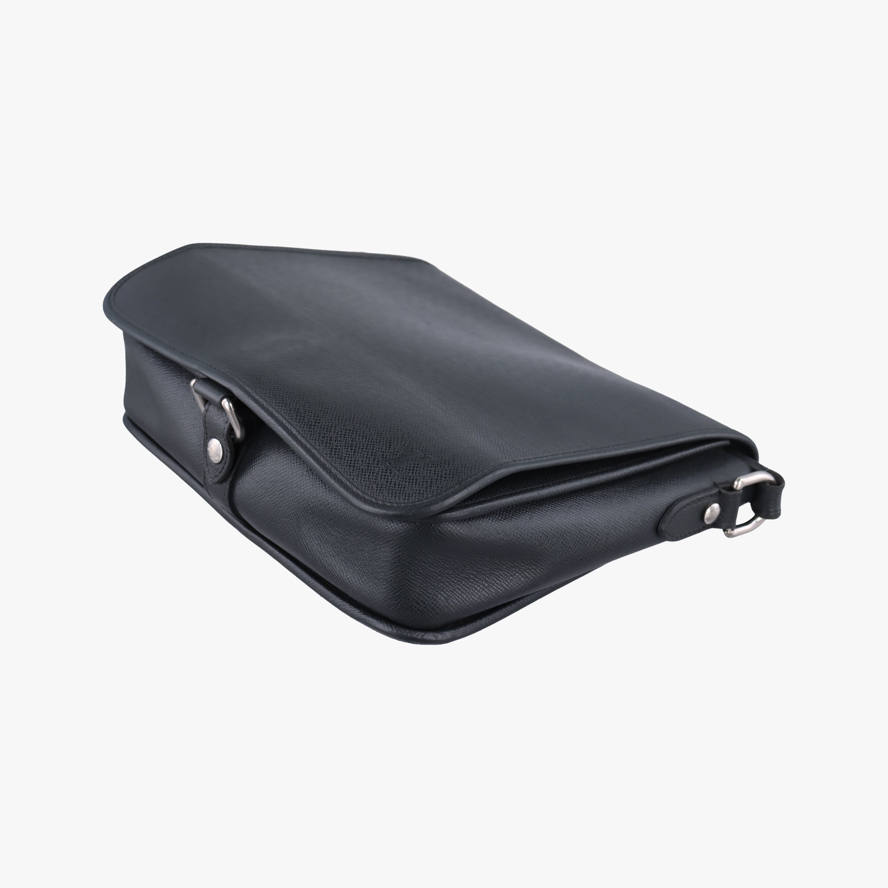 Pre-owned Louis Vuitton ANDREI ARDOISE Taiga M32482 shoulderbag | stylenewstar