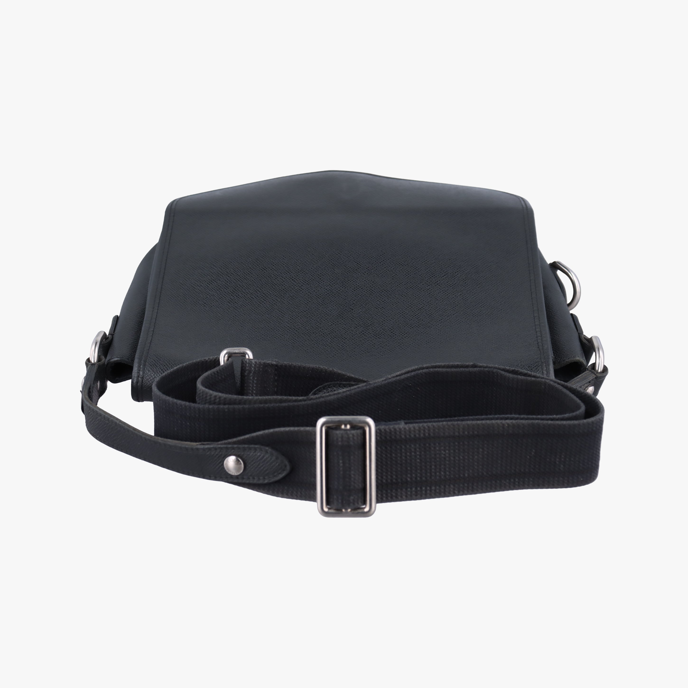 Pre-owned Louis Vuitton ANDREI ARDOISE Taiga M32482 shoulderbag | stylenewstar