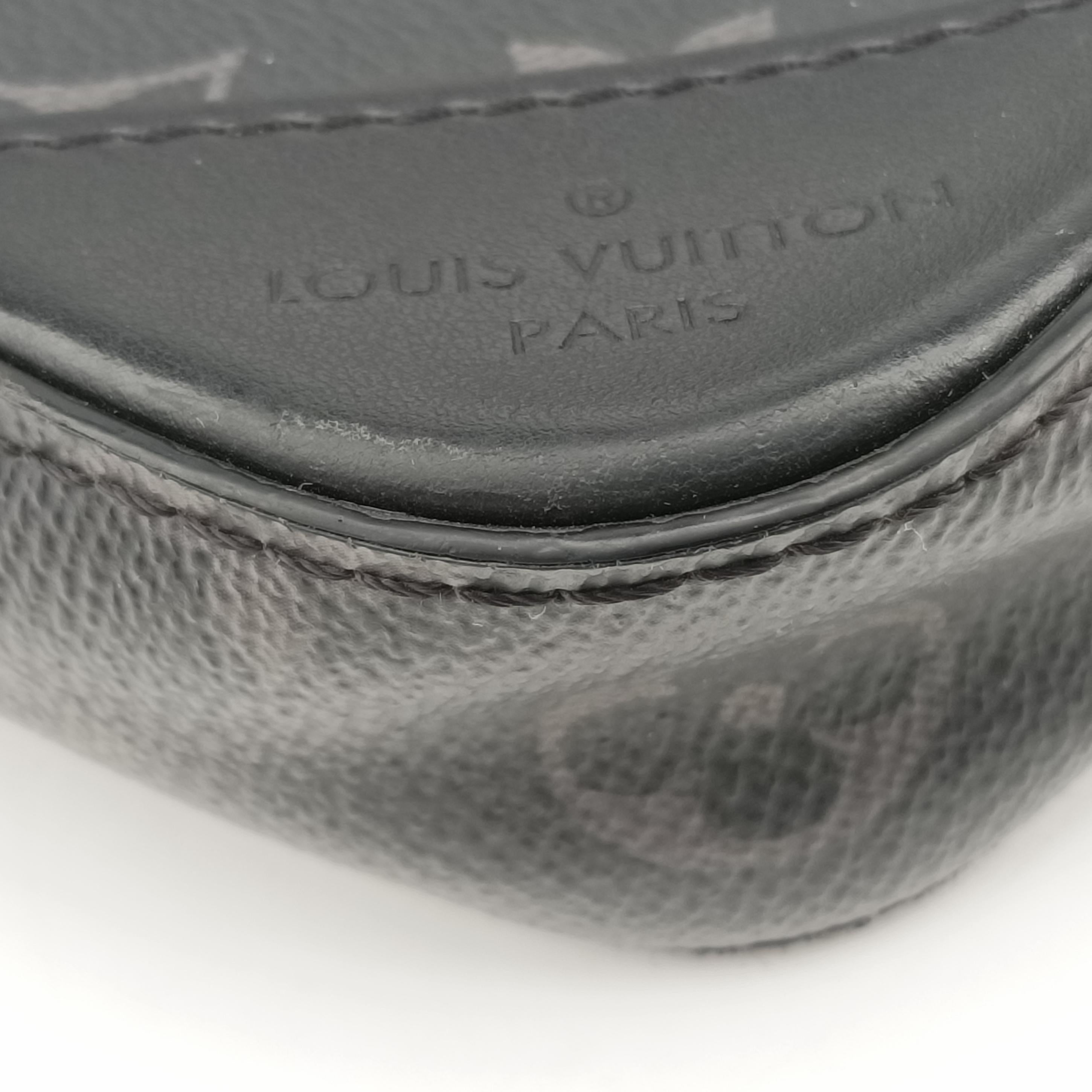 Pre-owned Louis Vuitton Trio Messenger black Monogram Eclipse Reverse M69443 shoulderbag | stylenewstar