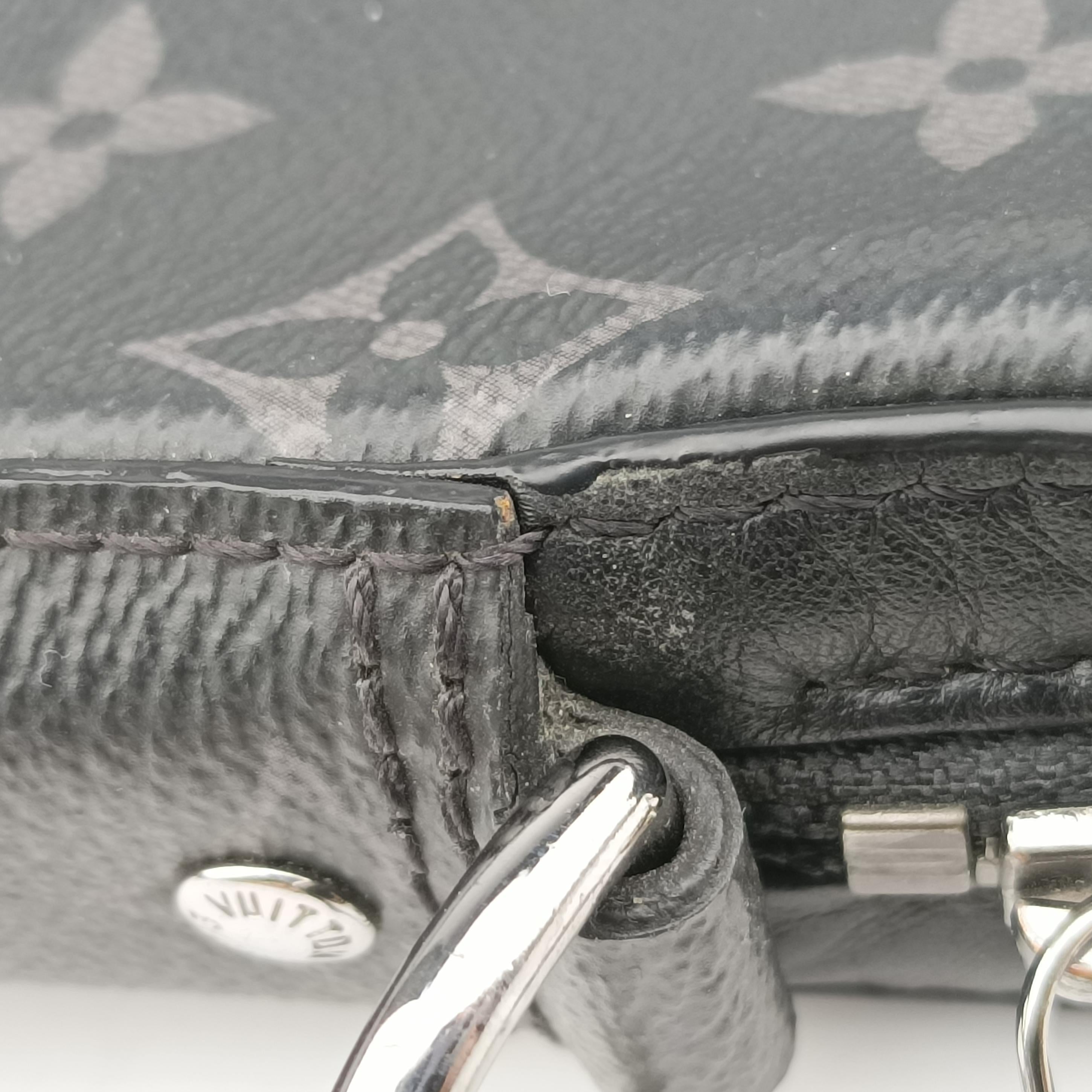 Pre-owned Louis Vuitton Trio Messenger black Monogram Eclipse Reverse M69443 shoulderbag | stylenewstar